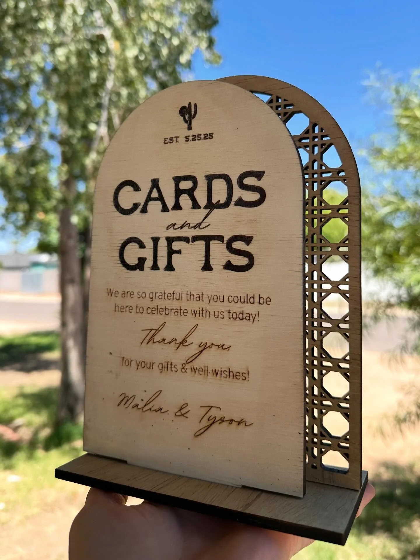 It&rsquo;s been nearly a year since this project, but I loved the opportunity to jump back into laser cutting for these designs! 

#weddingdesign #signage #lasercut #etching #designer