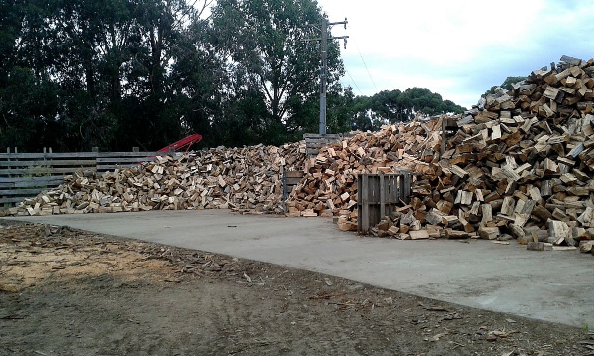 The perfect Xmas gift, firewood is available for delivery (Prices valid till 20 April 2019). Supply is limited, please order early to guarantee delivery.