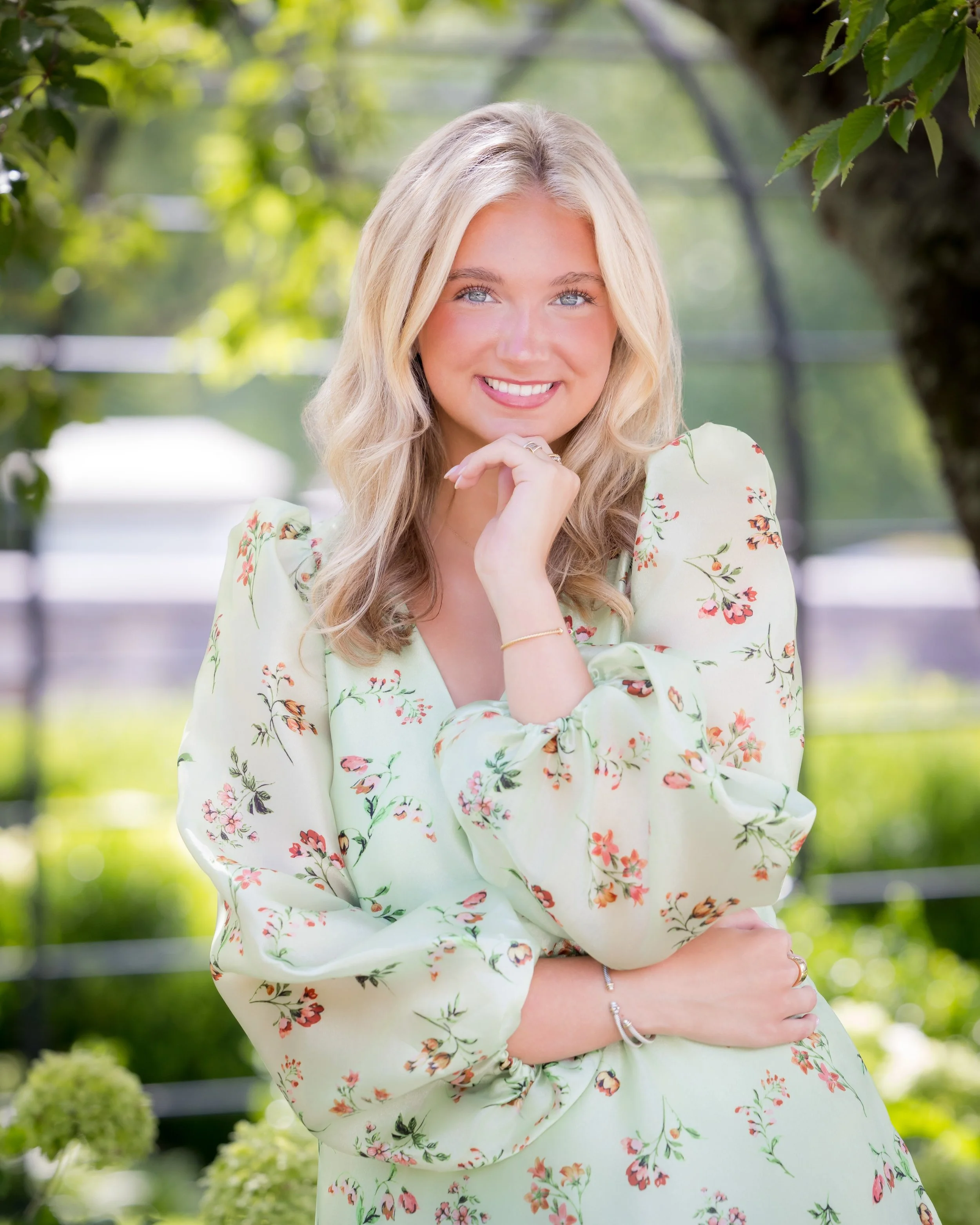 What a fun morning session with Elle! Gorgeous on the inside and out, she was glowing for her Senior Session. Swipe to see her gorgeous pink dress and a fun splash of yellow!