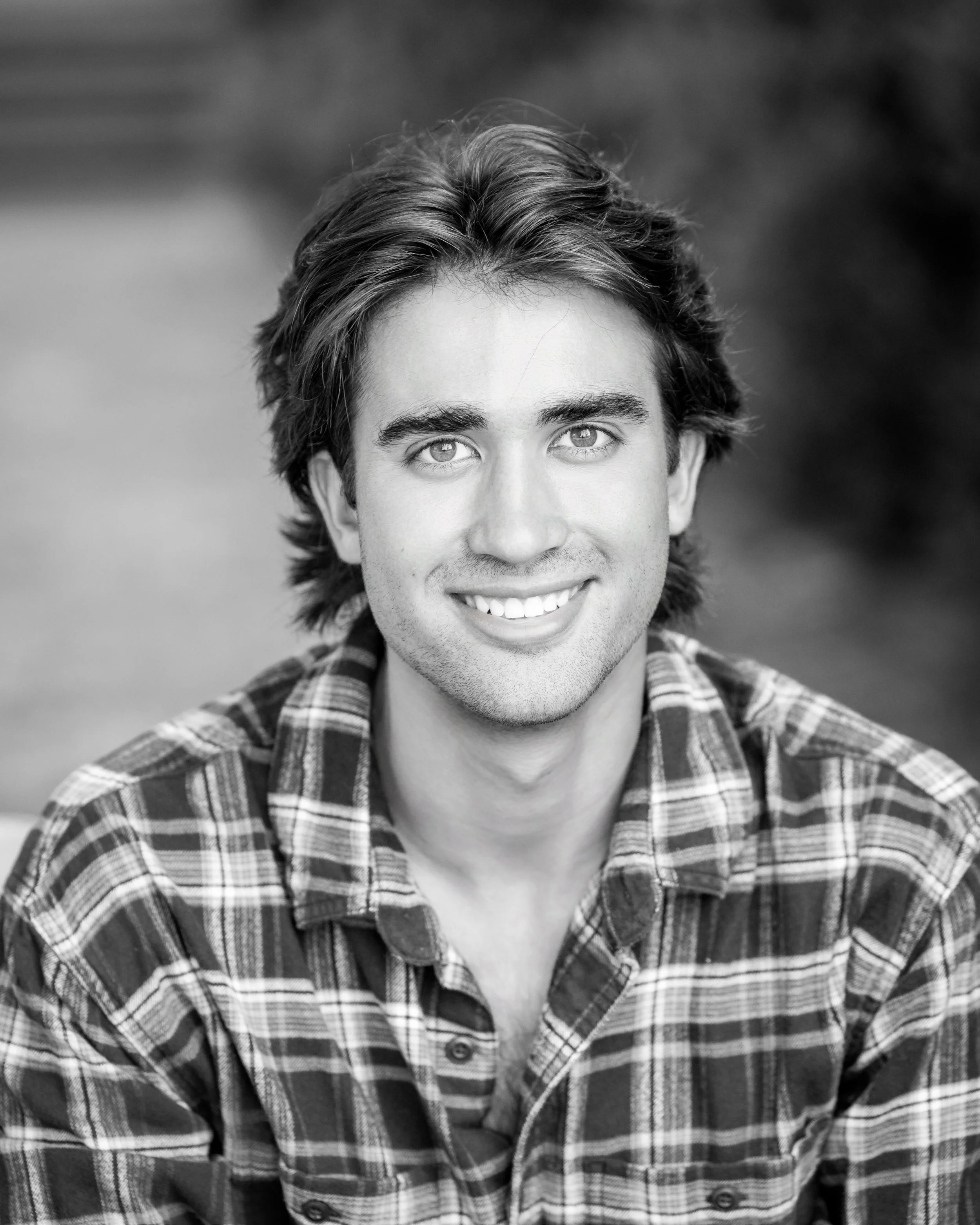 An effortless senior shoot with Lucas. Wishing him a successful senior year!