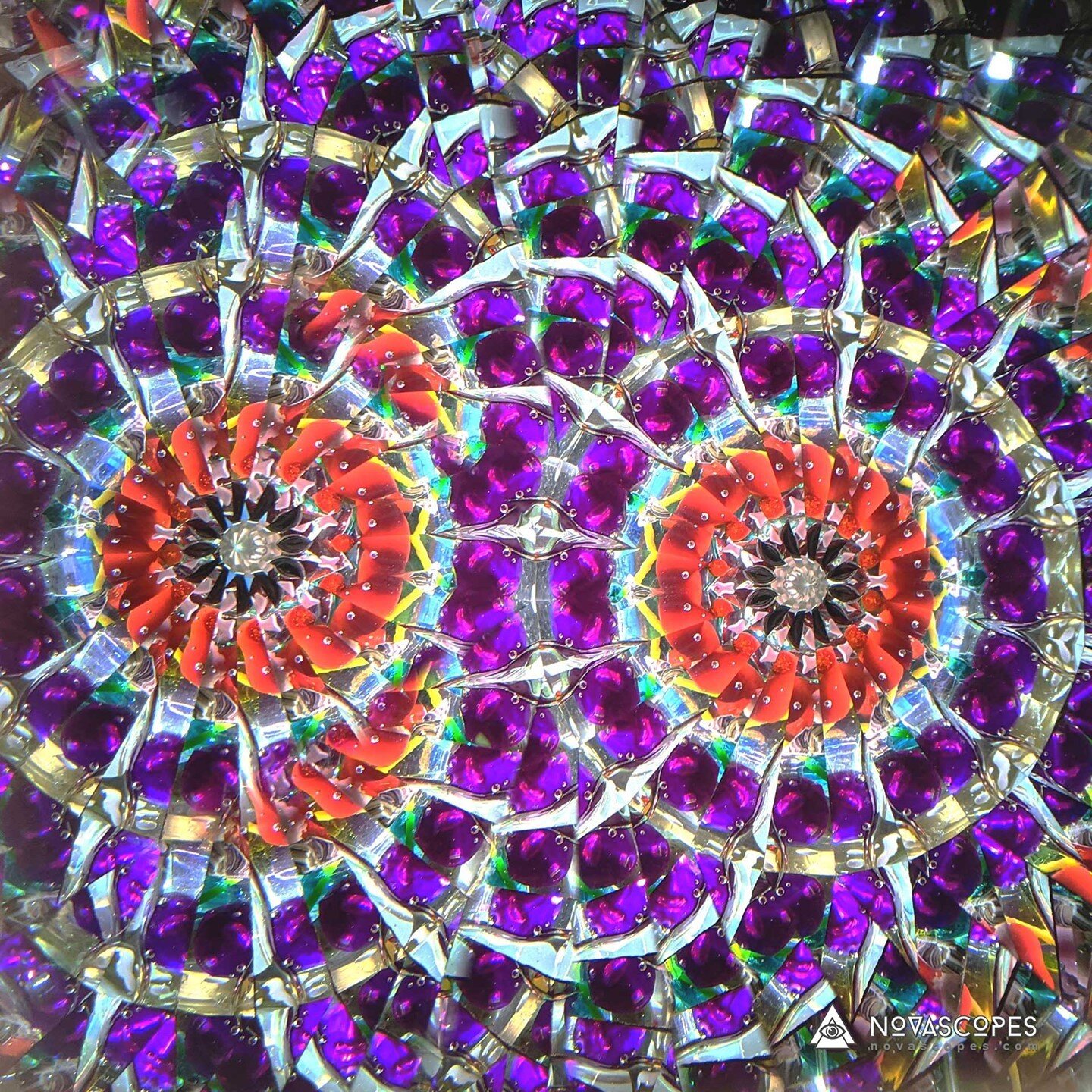 Here's an example of what the Cordalee looks like on the inside
.
.
.
.
.
#kaleidoscope #novascopes #wow #geometricart #handmade #kaleidoscopeart #stainedglassart #sacredgeometry #psychedelicart #fractals