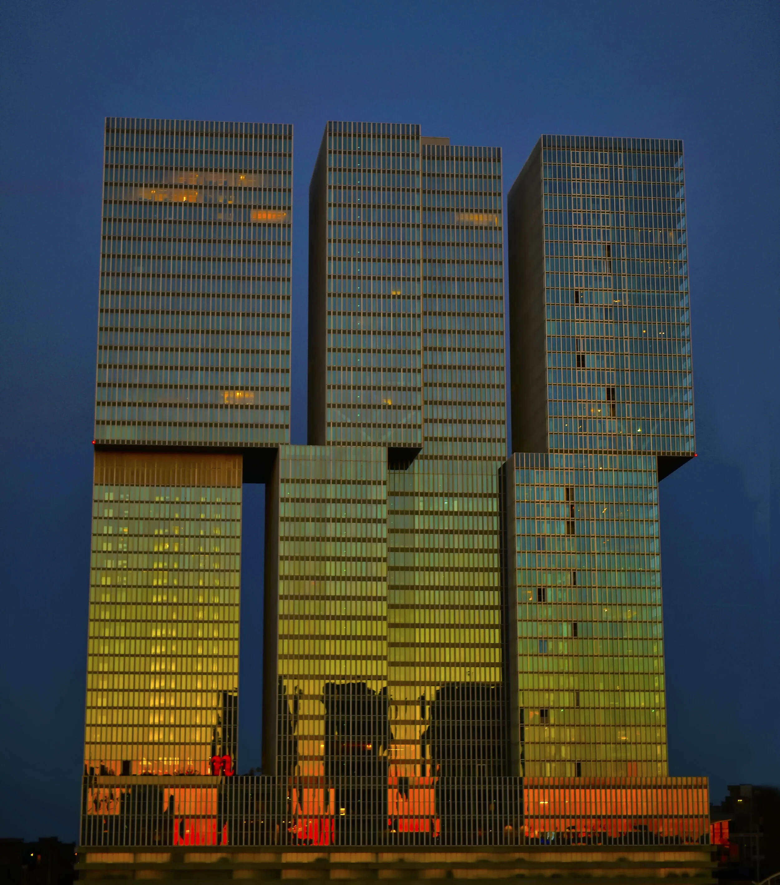 ROTTERDAMEDITARCHITECTURE.jpg