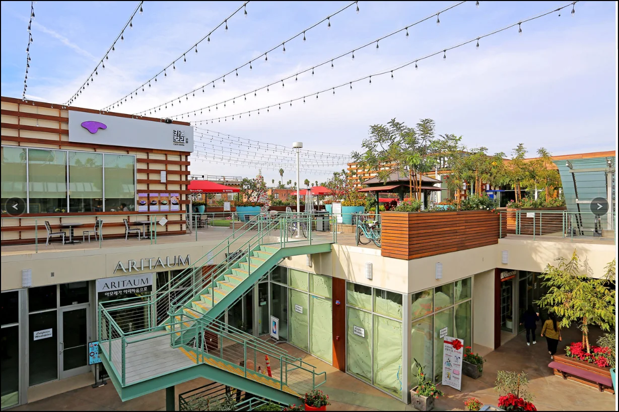 California Marketplace, Koreatown, CA. Collaboration with Gruen Associates.