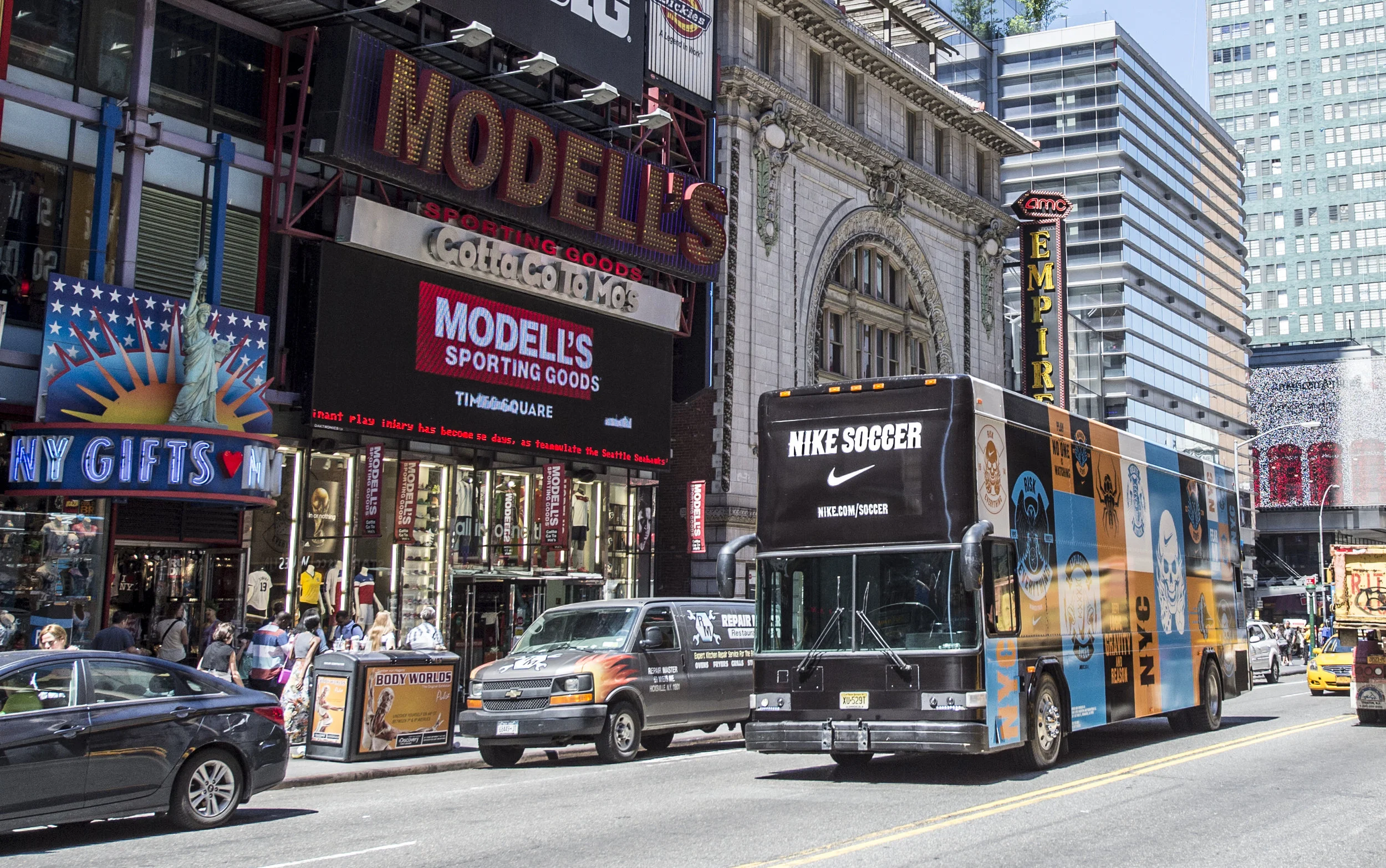 MODELLS_20140621_NIKE_WorldCupBus_049.JPG