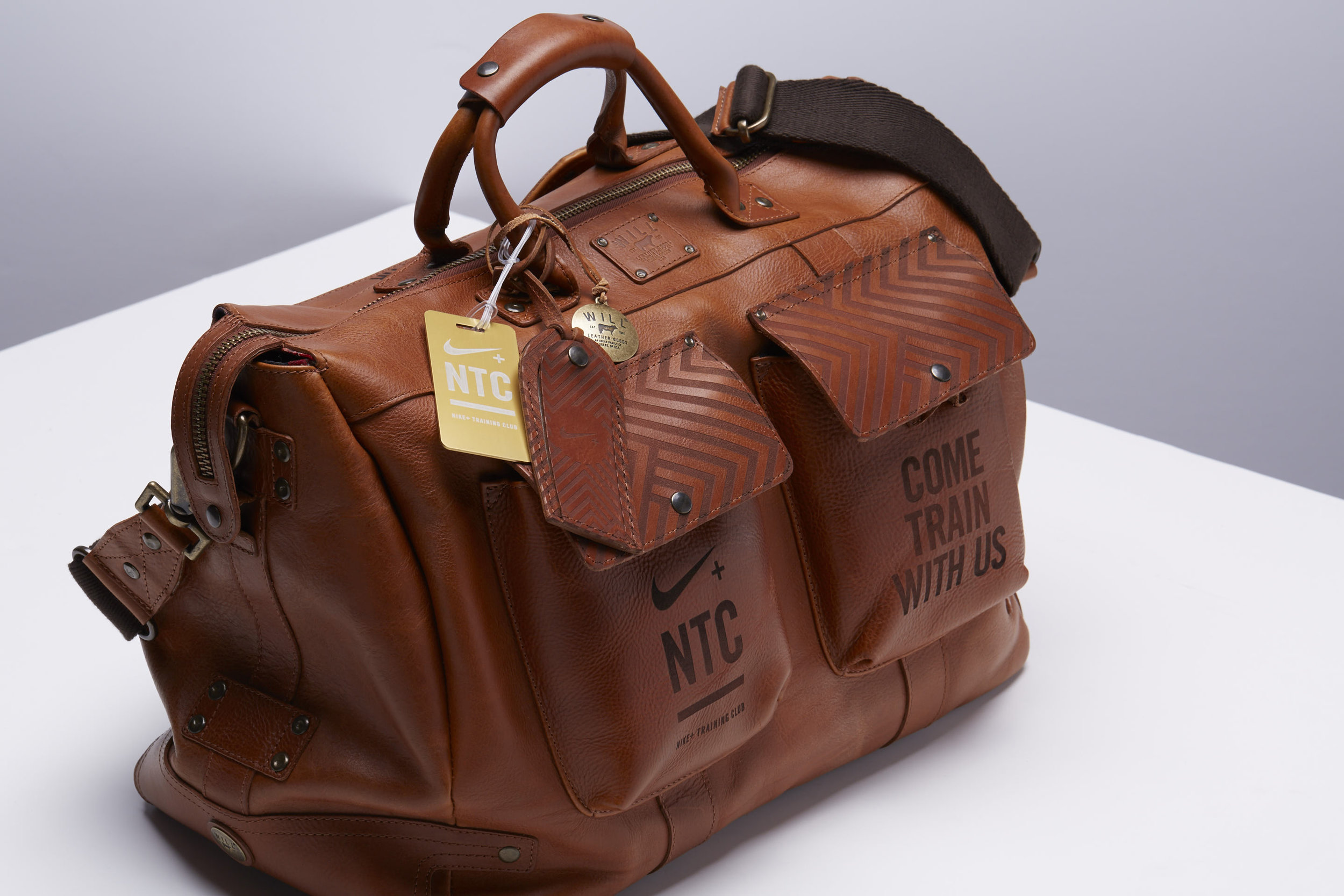 House_Of_Metcon_Athlete_Bag_Side_V2.jpg