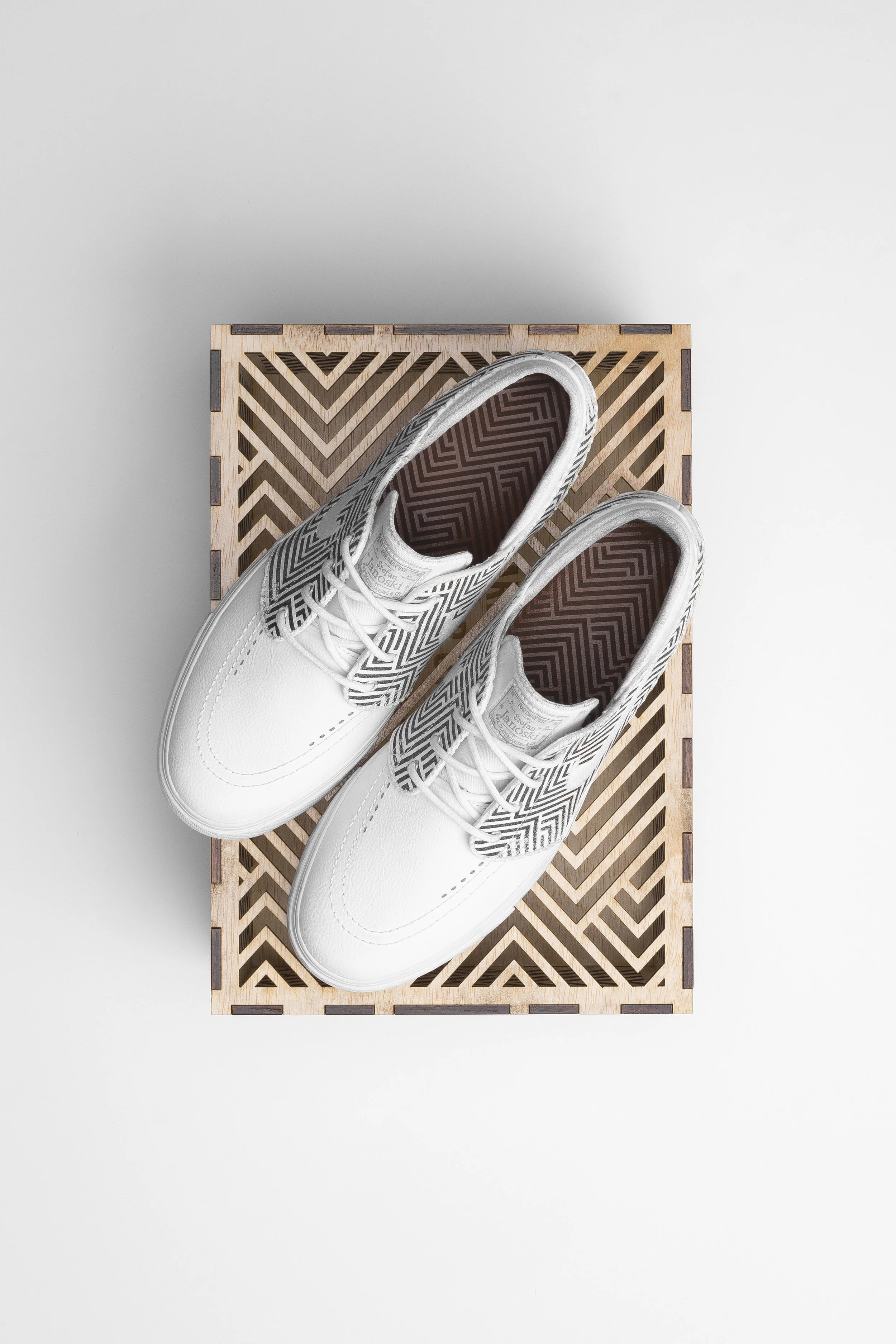 SchriberBox_ShoeBox-ShoesTop.jpg