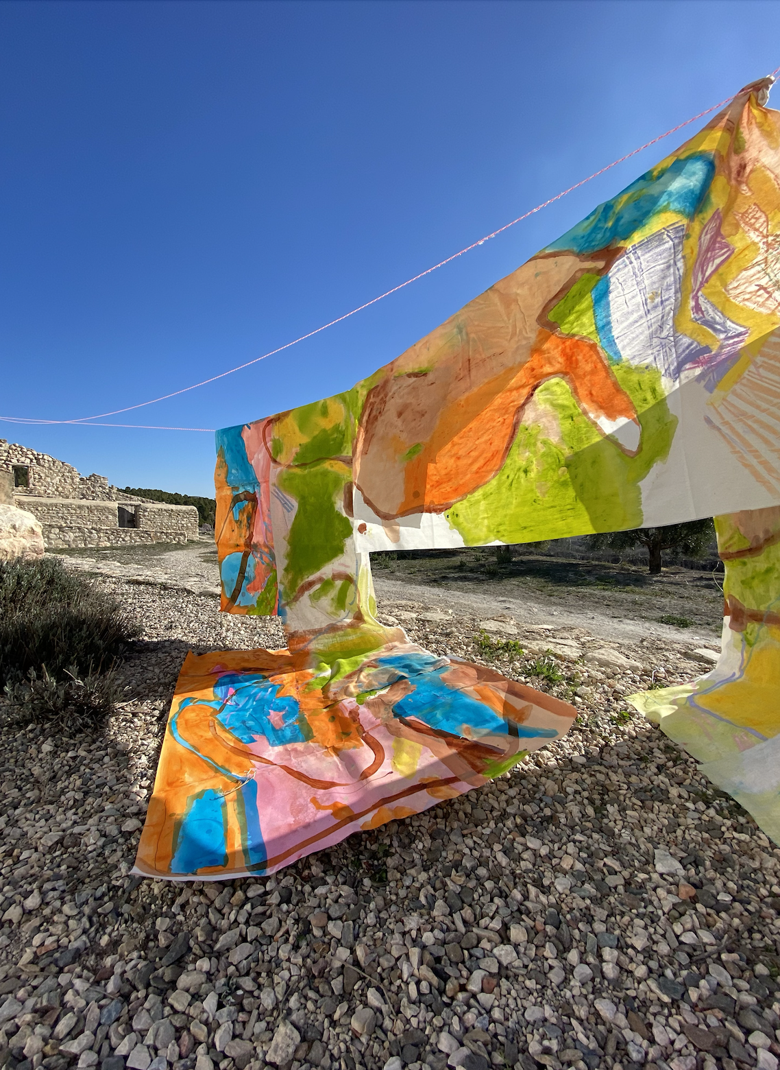 AIR On dry land. In the wind. Full of water is the painting AIR ~ with water. Element, elemental, in context with the work. Speed videos. Ritualistic Sculptures in studio with nature. Sculptural painting, installation in nature. Inside inner wo