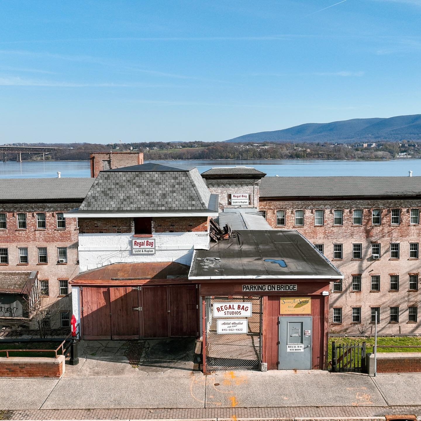 Drone pics from Sean&rsquo;s Thanksgiving trip to the Hudson Valley 📸

#abandoned #dronephoto #hudsonvalley #abandonedplaces #djiinspire1 #poughkeepsie #newpaltz #dronephotography #dronelife #inspire1 #dronefly #quadcopter #dronesdaily #dronegear #d