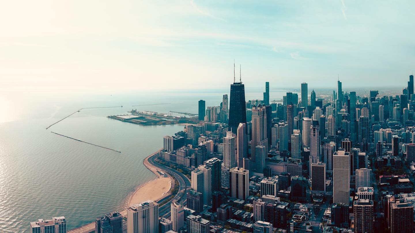 Chicago 🚁

#ChicagoSkyline #DronePhotography #AerialView #DJI #Mavic3Cine #VideoProduction #Cityscape #ChicagoPhotography #Cinematography #ChicagoVibes #TravelPhotography #ExploreChicago #UrbanLandscape #FilmProduction #SkylineViews #Illinois #Chica