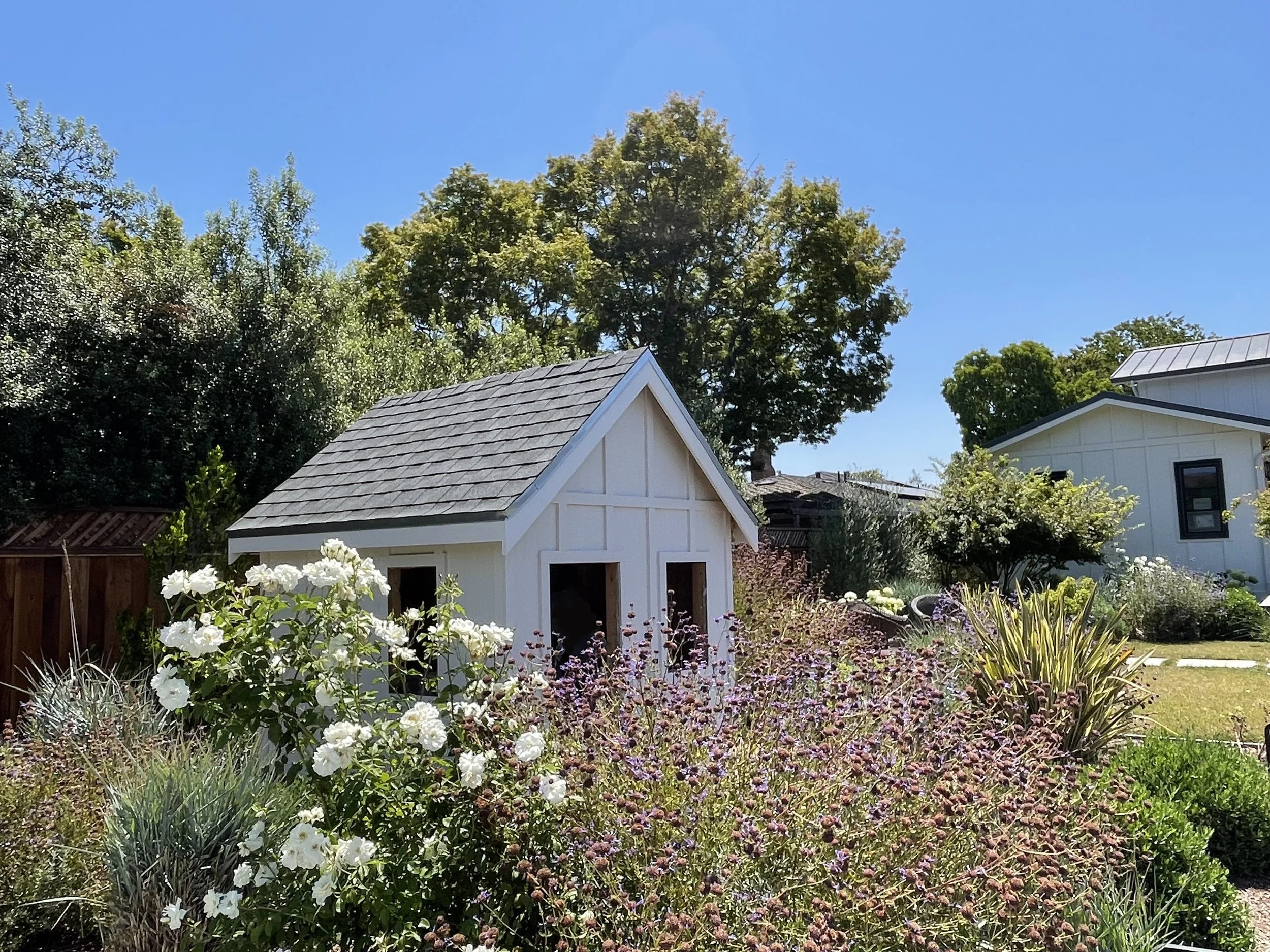  Architect: Bronwyn Barry  Landscape Design: Studio SF  Landscape Contractor: Lifescapes Custom Landscaping  Photography: Studio SF     