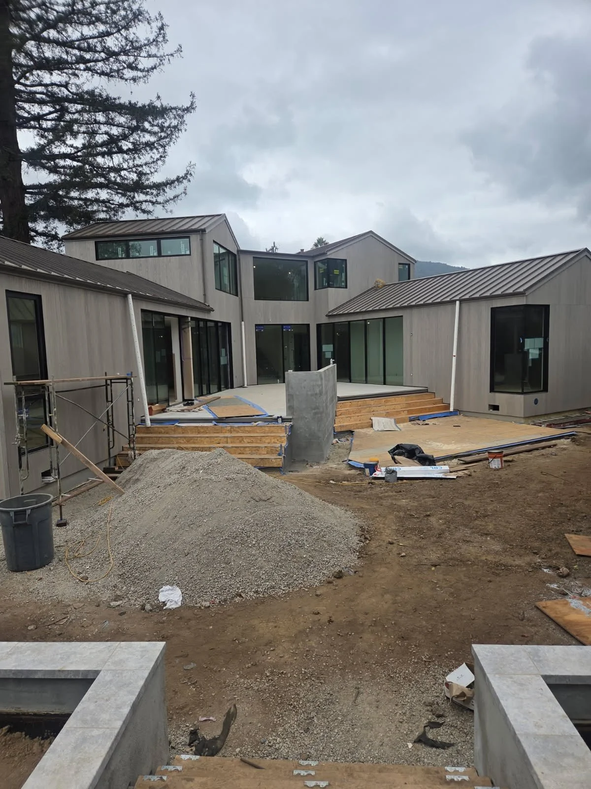 General Contractor: Eric Kenneally  Architect: Heather Wright-Foye  Landscape Contractor: Ryan Symons 