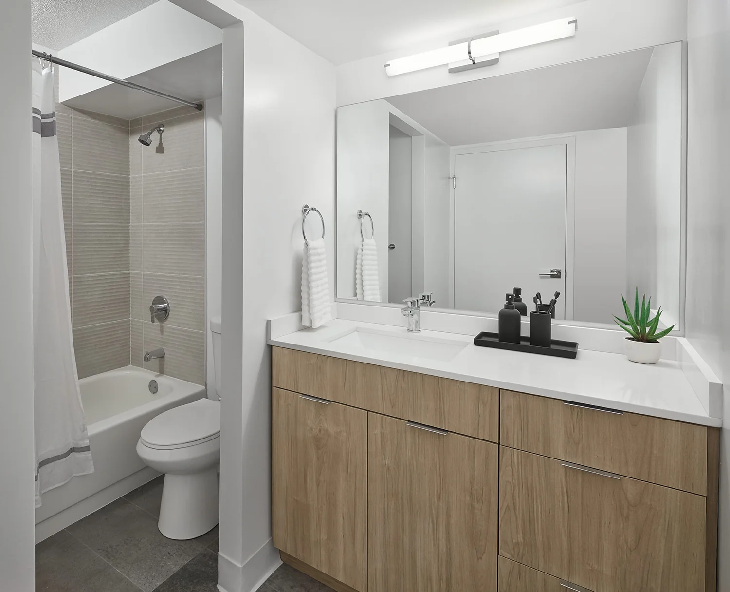 DGI DEVON GRACE INTERIORS — River City Apartments