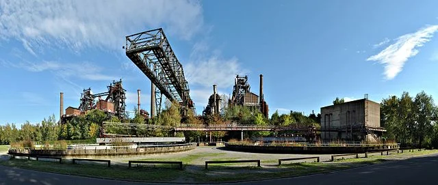 640px-LaPaDu_Panorama_2010-10-03.jpg