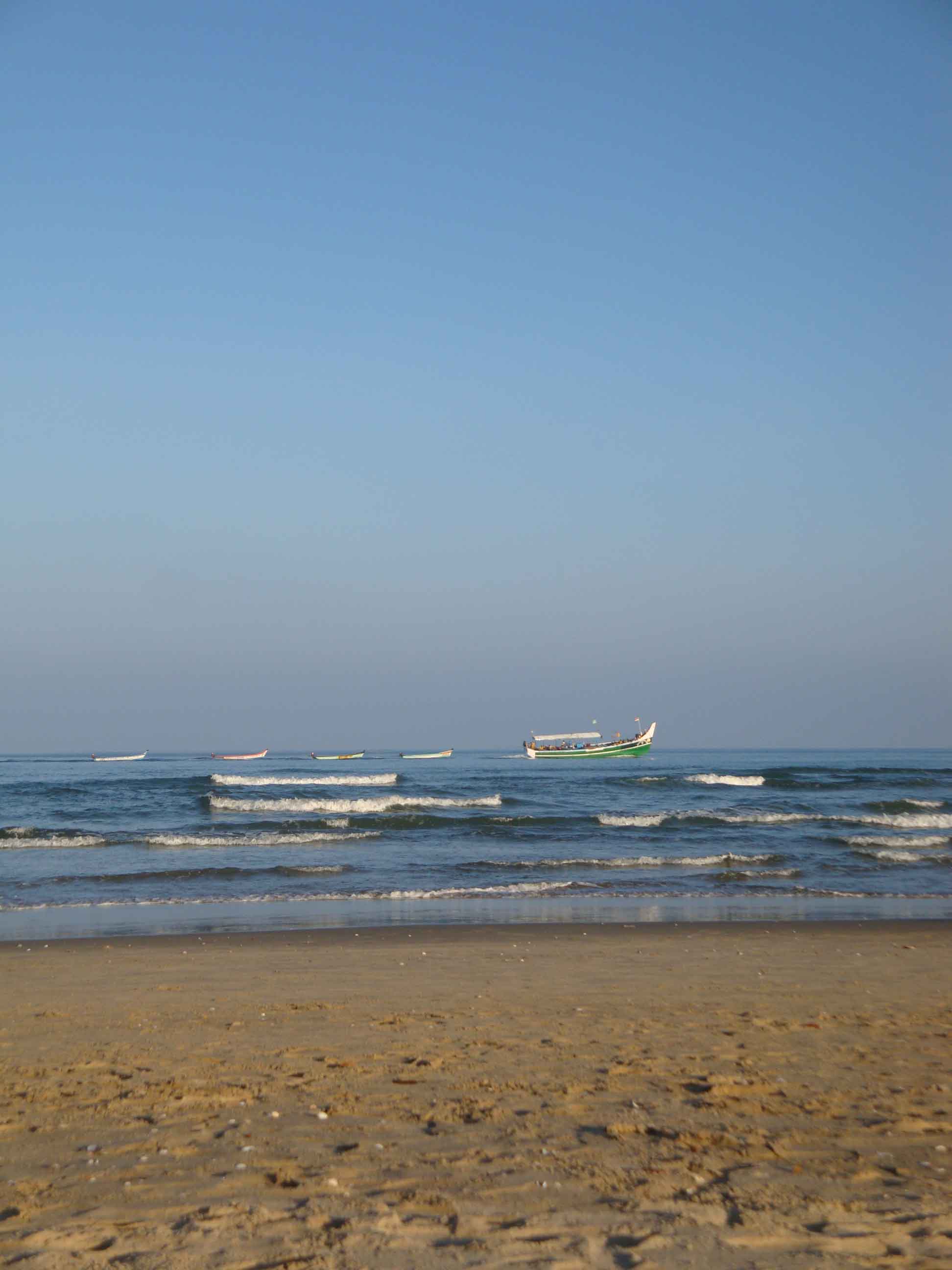 pondy-beach.jpg