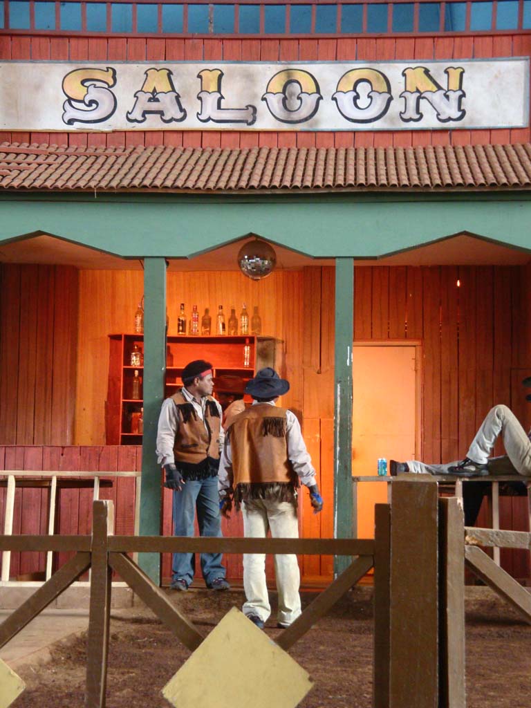 saloon.jpg