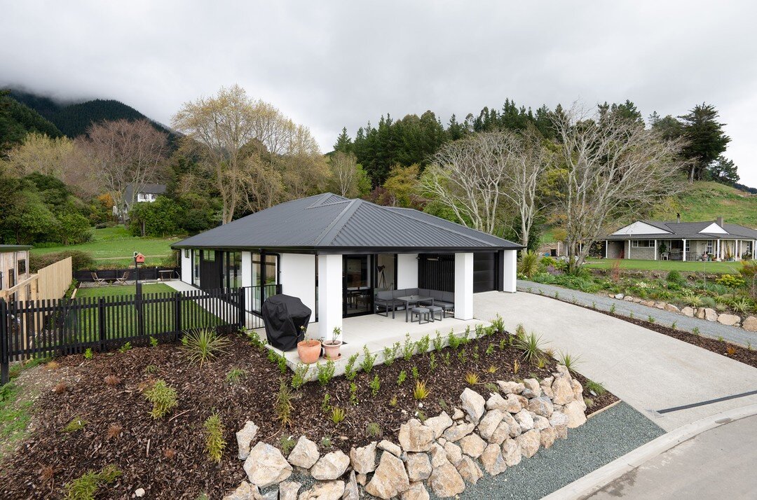 With five bedrooms, open plan kitchen/living/dining and separate media room there&rsquo;s plenty of space for everyone.  Not the mention the covered outdoor patio area that will be perfect for those barmy summer evenings.  Beautiful polished &quot;ha