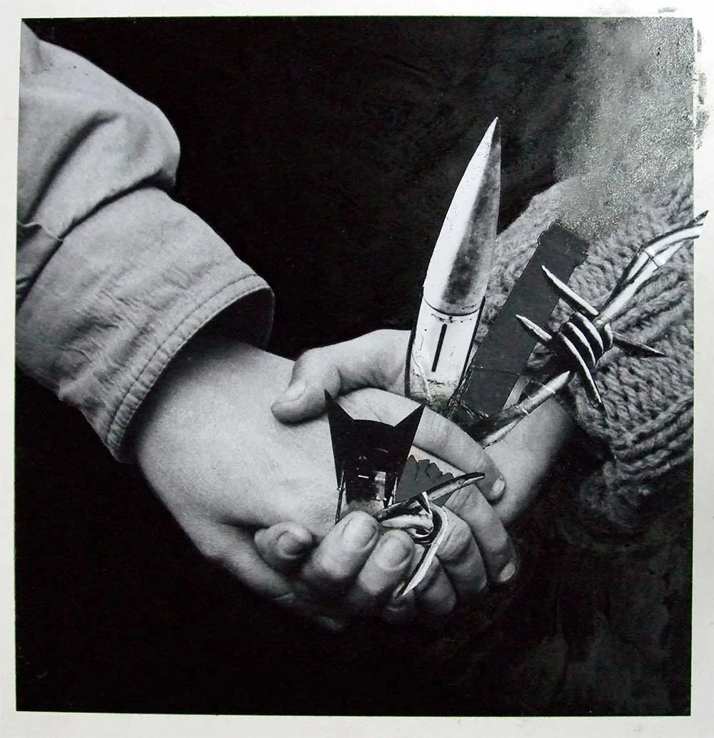 hand shake wire missile.jpg