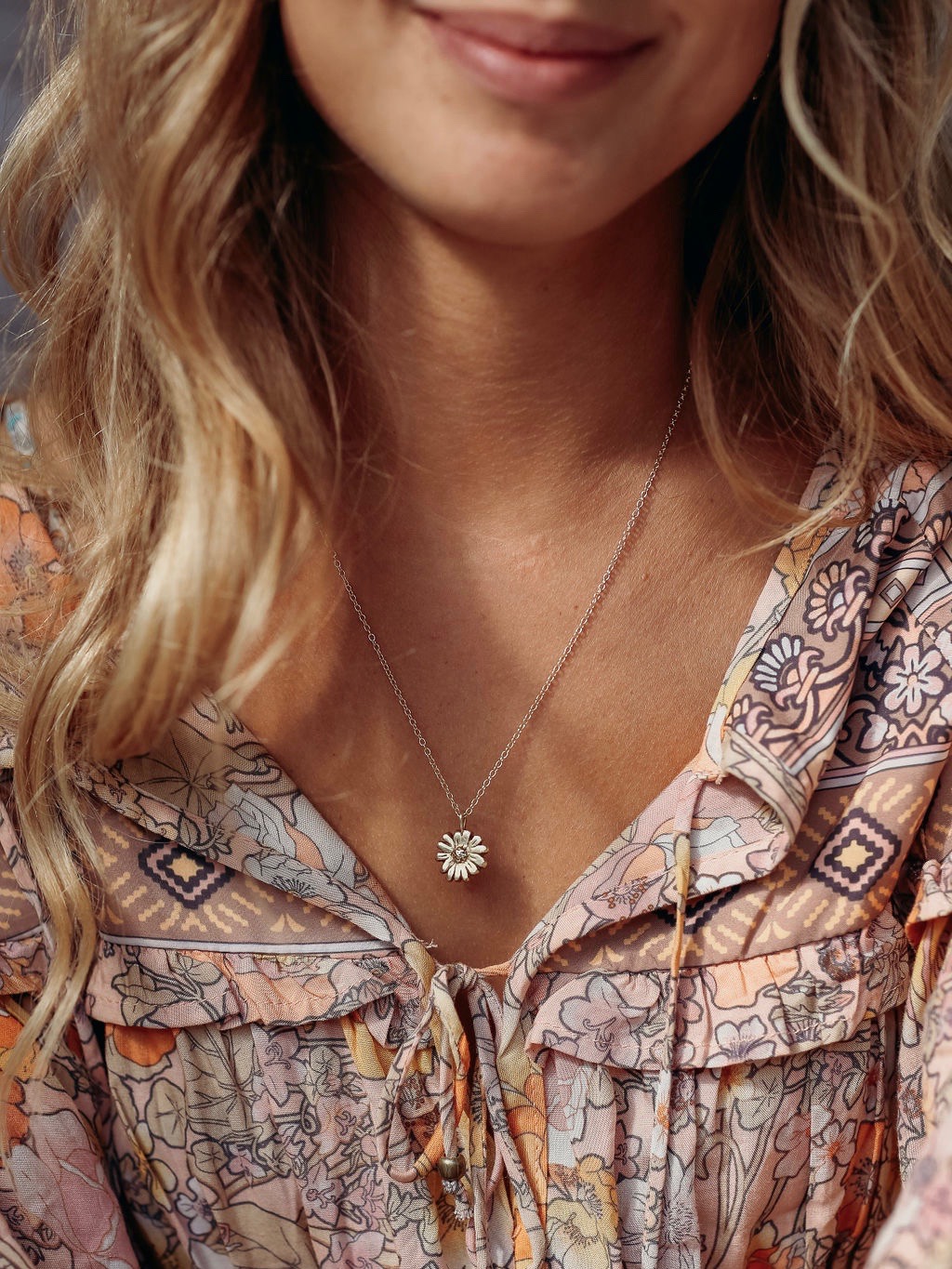 silver-daisy-necklace-bloom-two-in-the-sun.jpeg