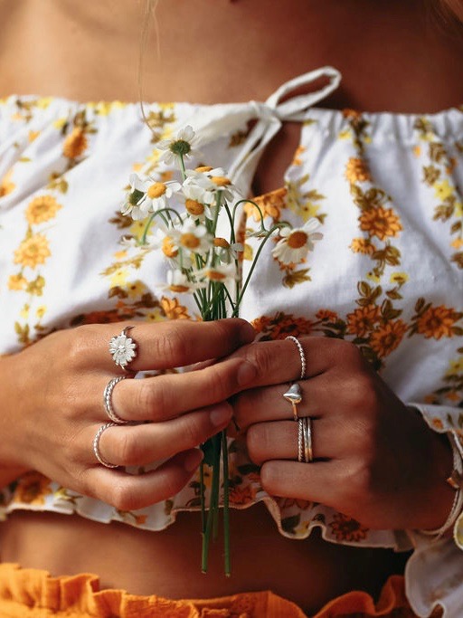 love-heart-silver-ring-bloom-two-in-the-sun.jpeg