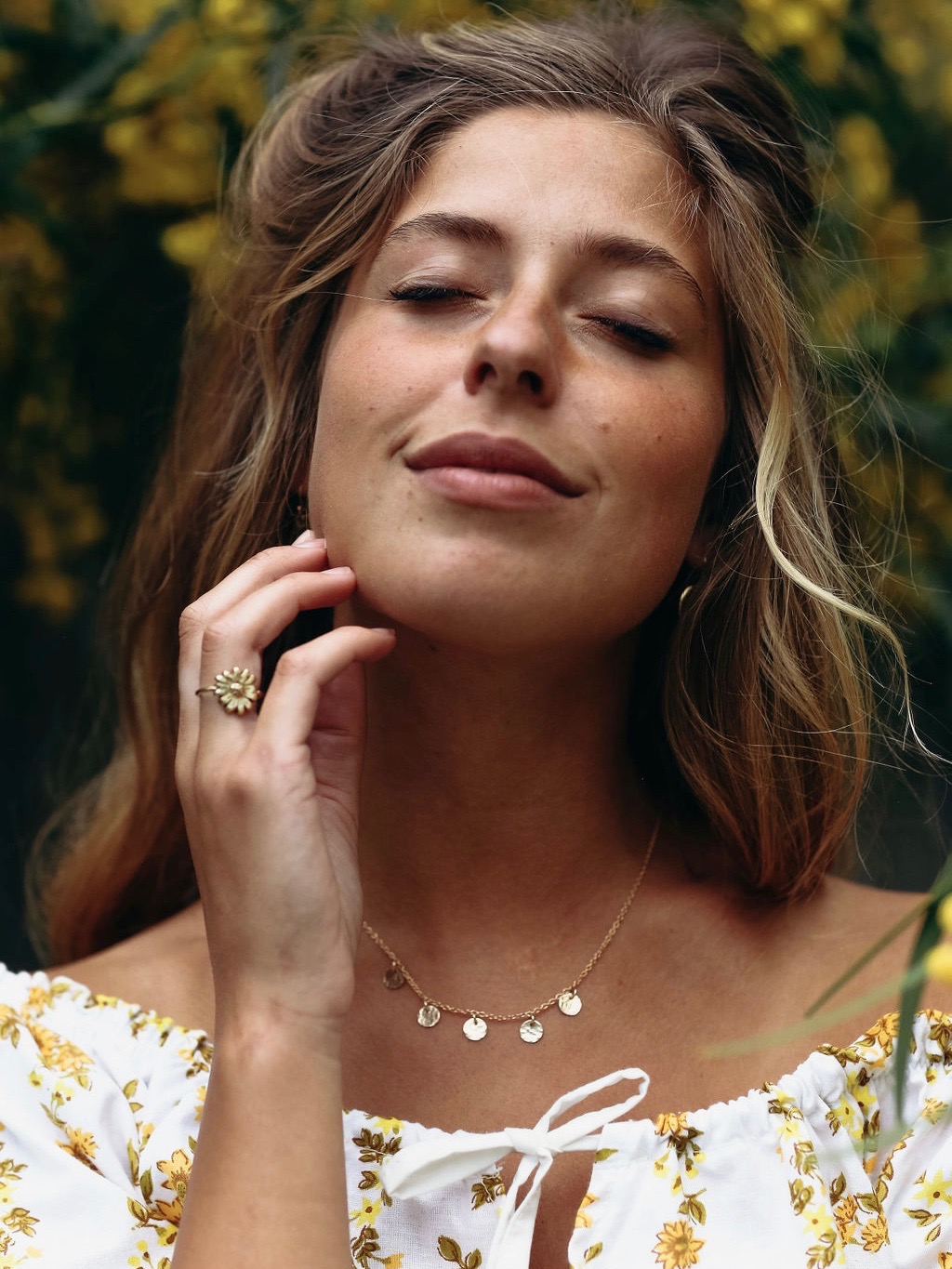 summer-rain-necklace-gold-bloom-two-in-the-sun.jpeg