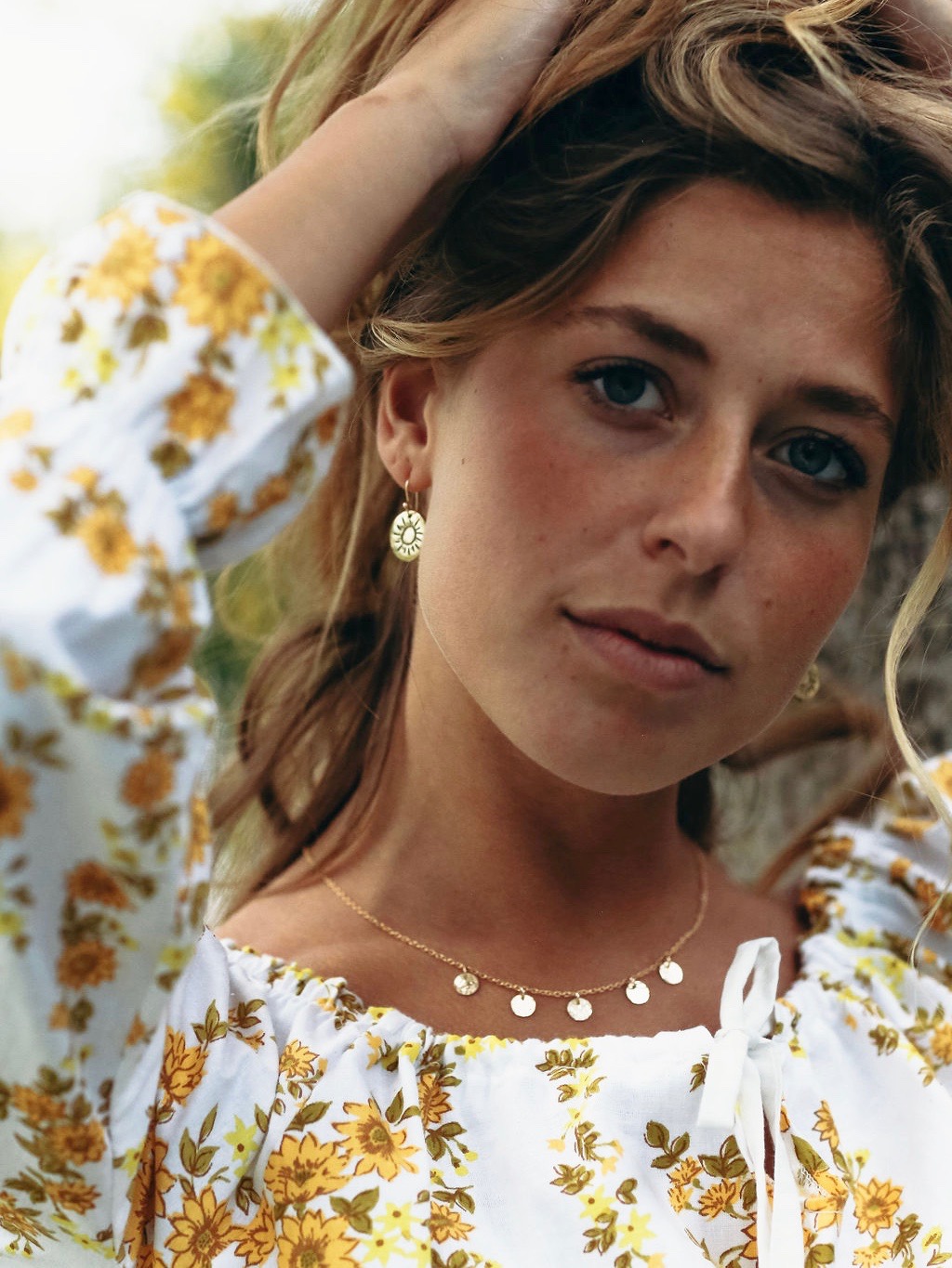 summer-rain-gold-necklace-bloom-two-in-the-sun.jpeg