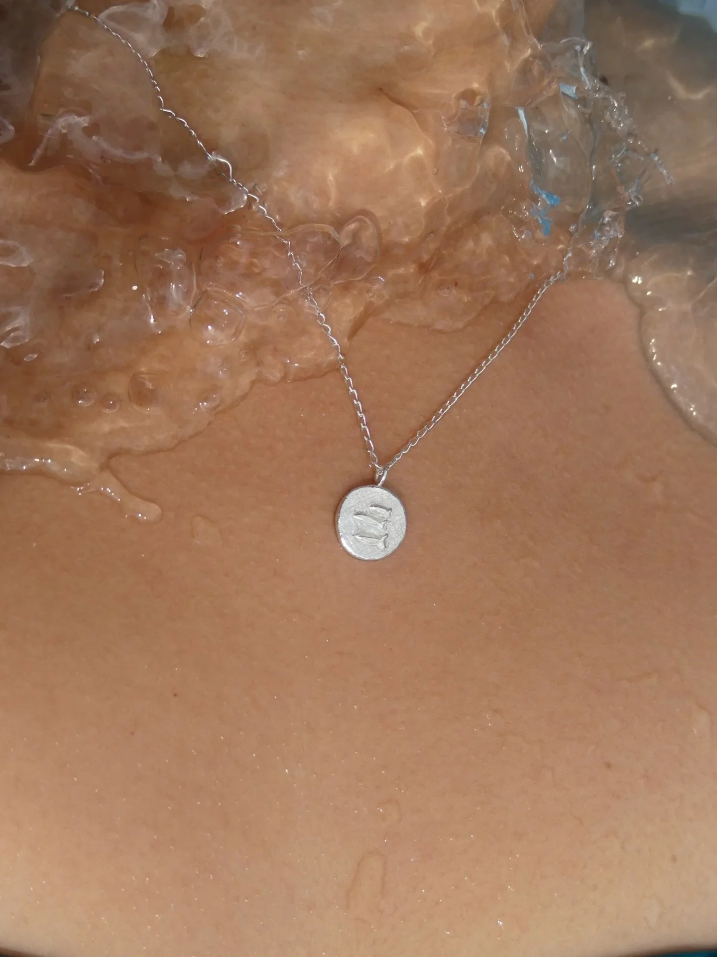 Big Ocean Energy.
Our Little Fish Necklace.
Handmade in 100% recycled Sterling Silver by my hands, from my heart 🫶🏻

#fishnecklace #fishjewellery