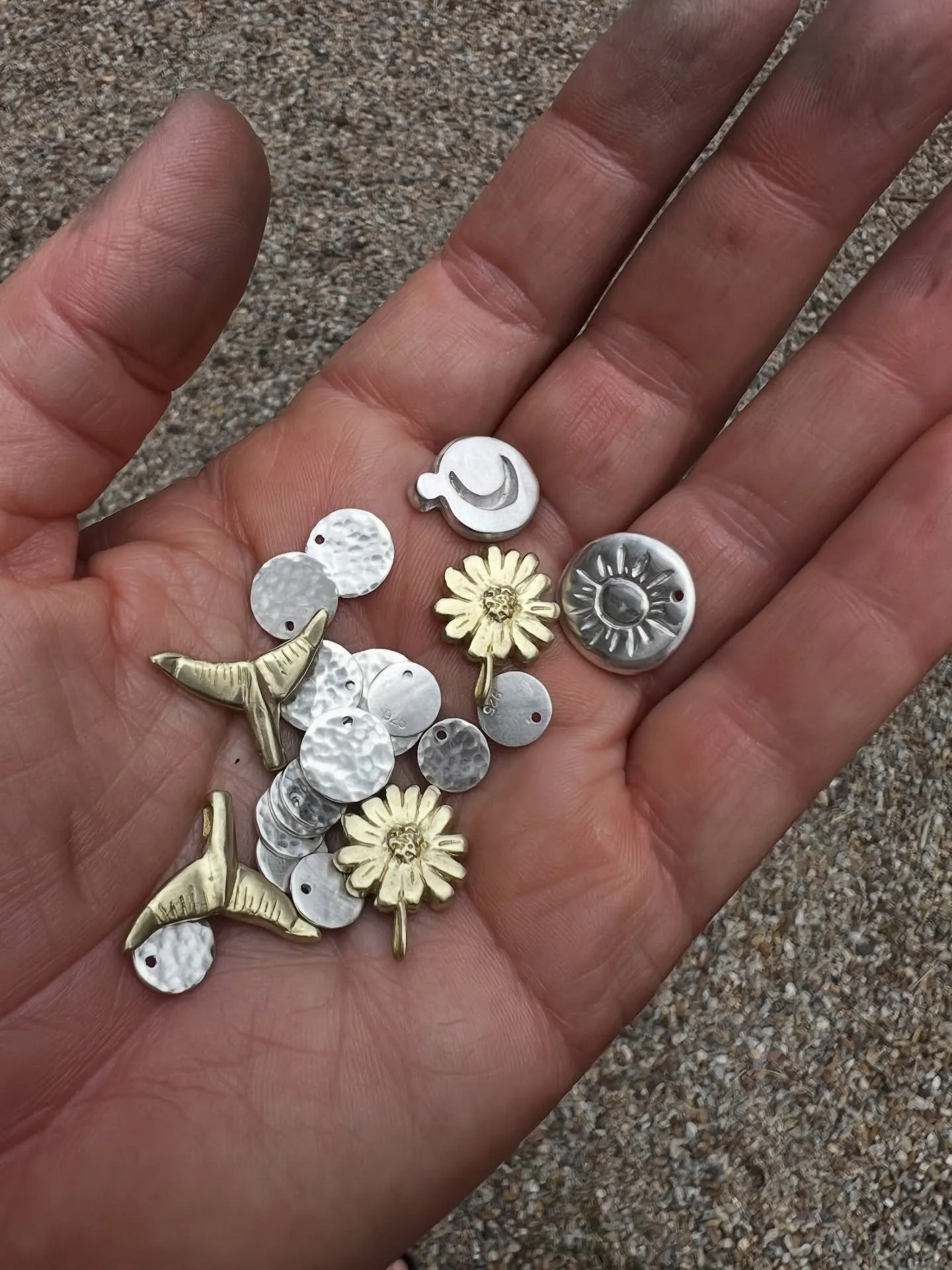 Summer snippets. 
Work, family, sunshine and fun 🌈