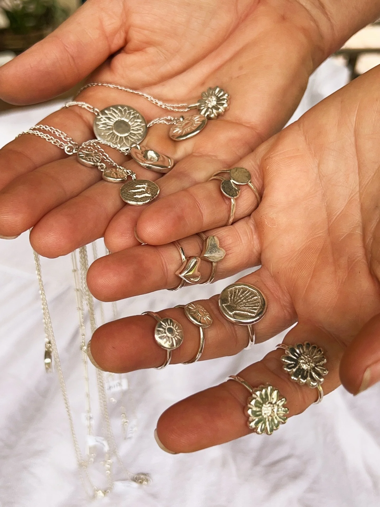 Silver Stock Up 🤍

Ready for @byron_markets this Sunday.

#sterlingsilver #silverlover #recycled #sustainable #jewellery