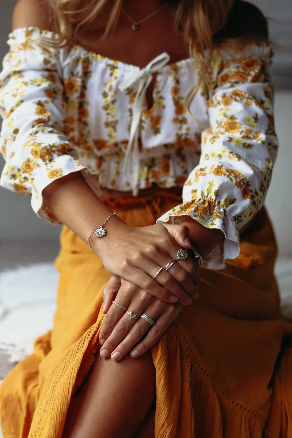 silver-daisy-chain-austraila-two-in-the-sun.jpeg