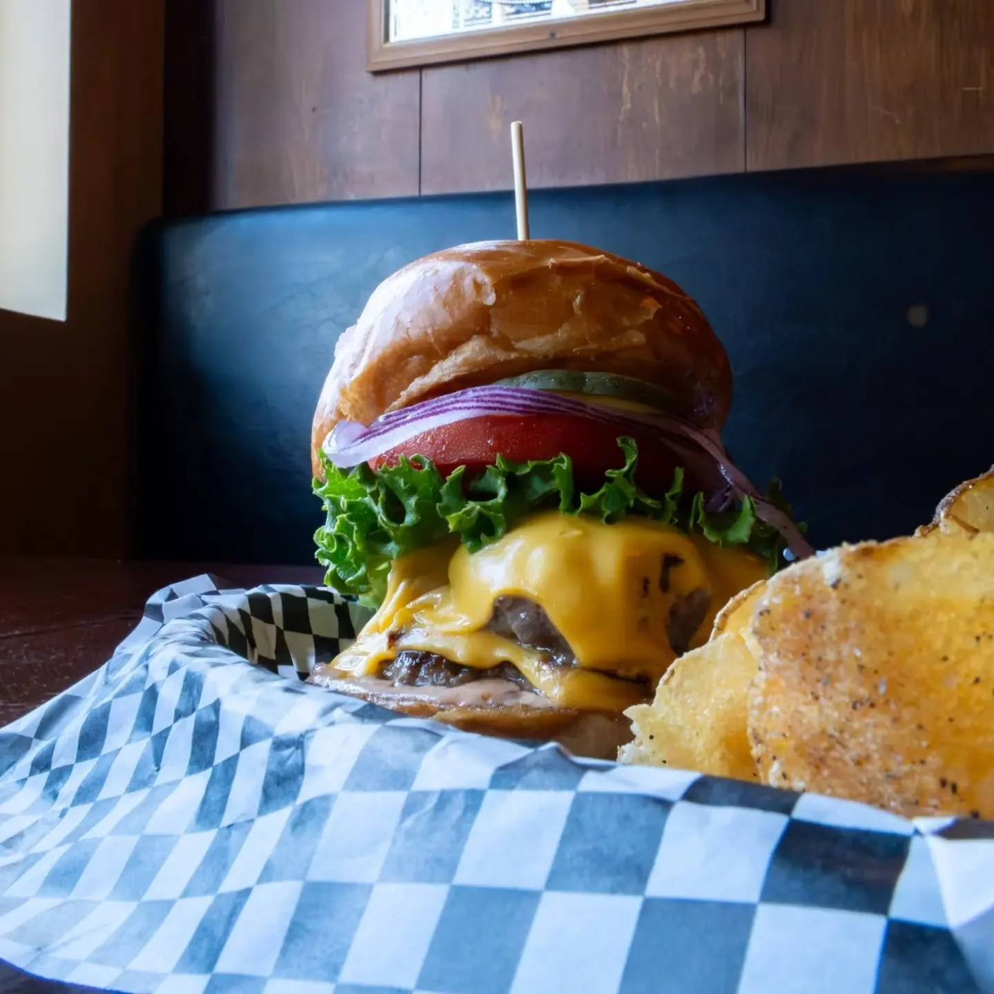 Some things never miss. Like our Classic Double. 🍔

Two Angus patties, American cheese, lettuce, tomato, onion, pickles, and fancy sauce on a milk bun.

Find your way to the Pub. 🍻