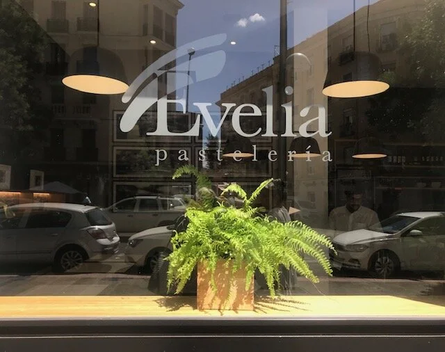 Cero es tres / Pasteleria_Evelia1.jpg