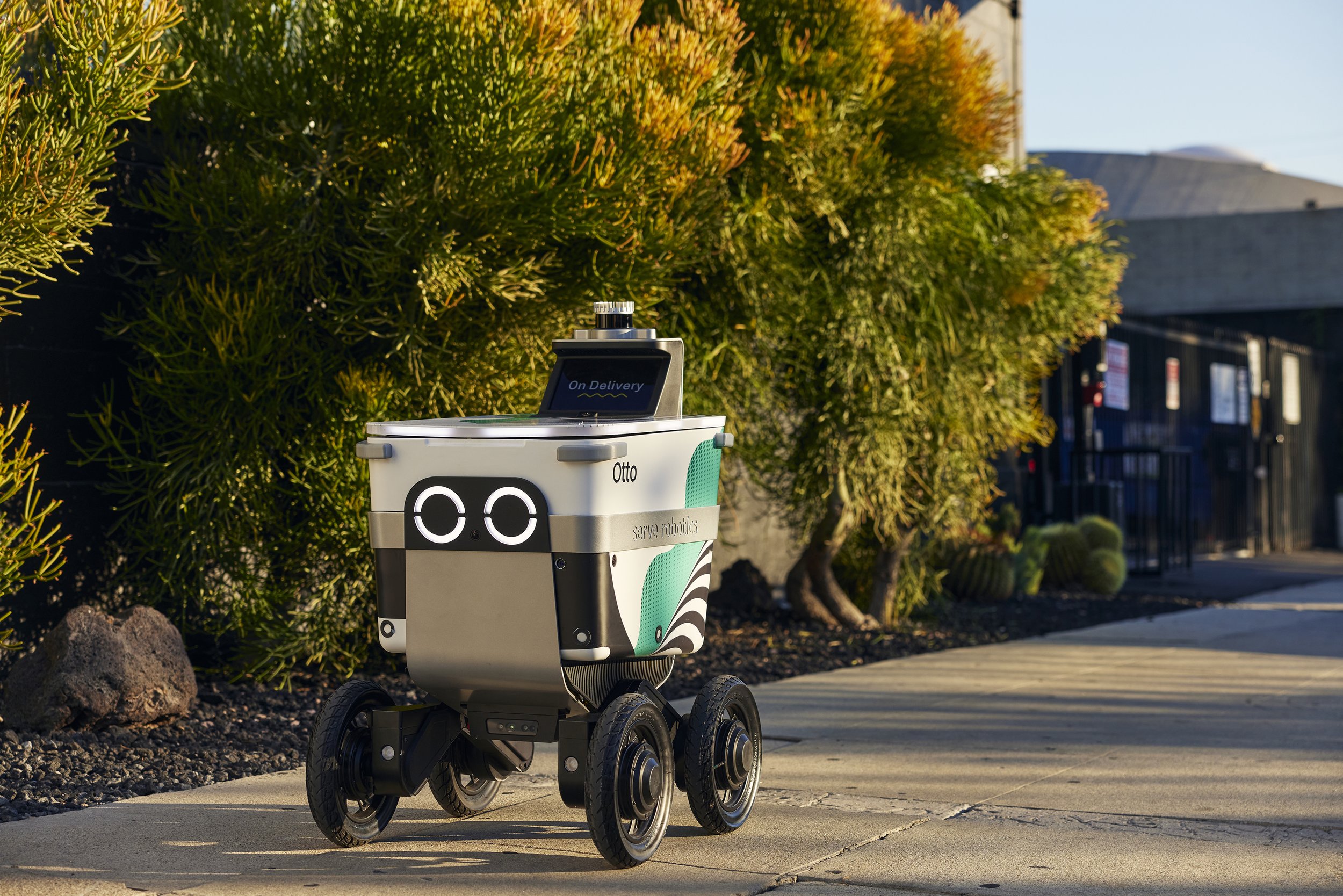 Serve_robotics_581-Recovered copy.jpg