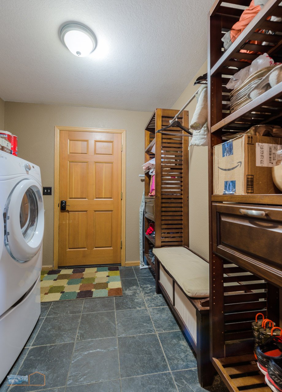 22-33371_Laundry-Mud_Room_5TMDE_RVT3_Web.jpg