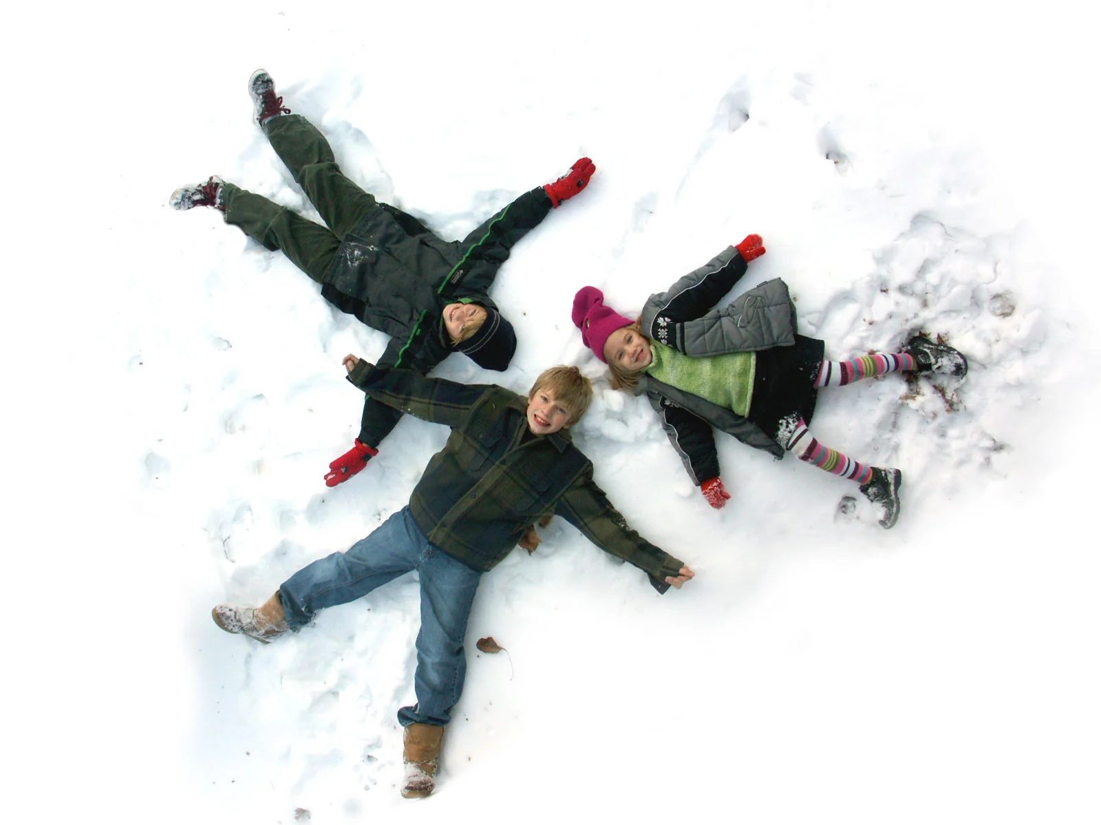 jake,david,ellie.in.snow.jpg