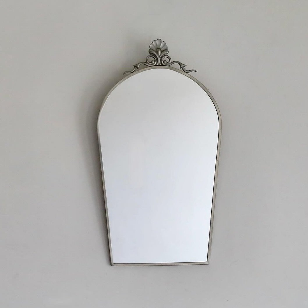 Art Deco Mirror; Sweden, 1930s 

#shopamymeier #interiorinspiration #homedecor #homedetails #vintagemirror