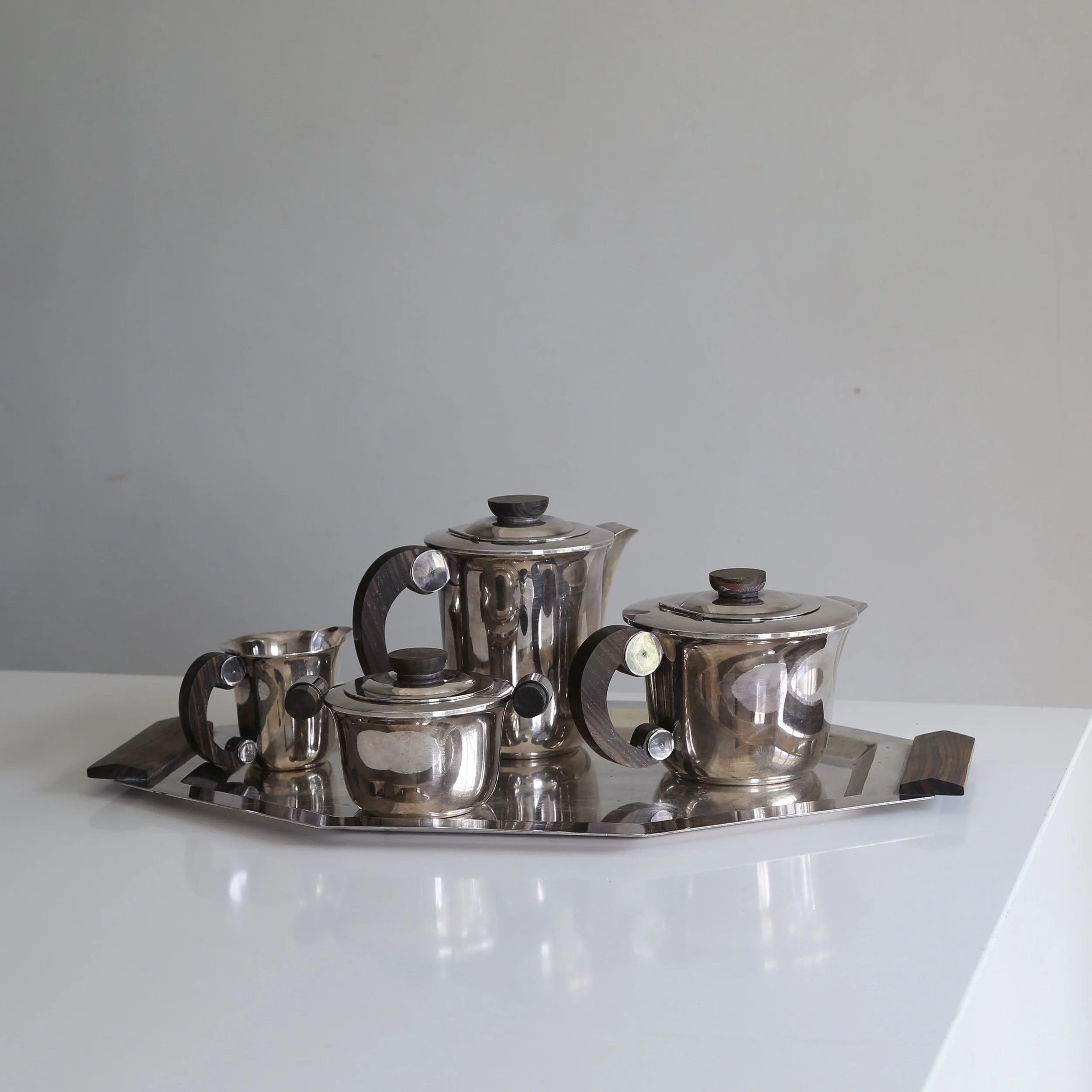 SET OF 5 COFFEE,TEA, SUGAR & MILK SERVICE AND TRAY, 1930s — Amy Meier