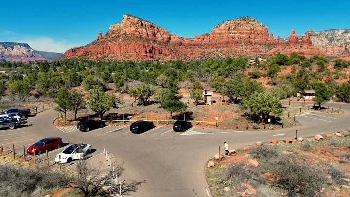 Snapshots of Sedona

I&rsquo;ll go have an epic experience, like my time in Sedona last April, and not do anything with the footage because life &amp; client work gets in the way. I&rsquo;m sitting on sooo much great stuff, core memories, new excitin