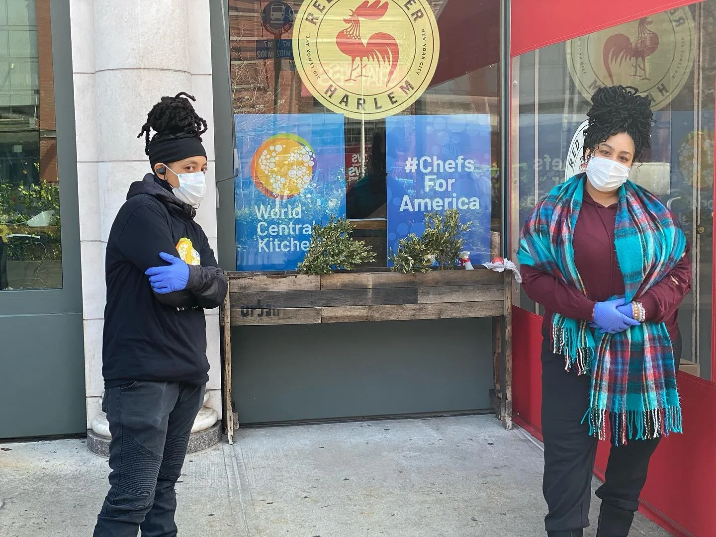 As a result of our partnership with @WCKitchen, #roosterharlem once again served 1,000 meals to the community today. #chefsforamerica #redroosterharlem #communitykitchen