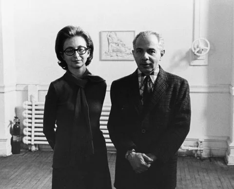 Dorothy and Herbert Vogel at The Clocktower with a drawing by Philip Pearlstein behind them, 1975. Photograph by Nathaniel Tileston. © Nathaniel Tileston, 2008. Photo credit: http://vogel5050.org/#about
