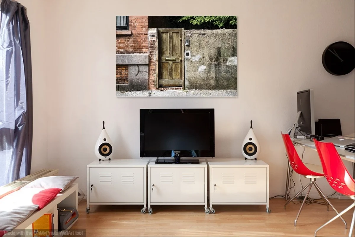 White-Cabinets-and-TV (13).jpg