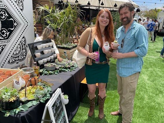 We had a blast running the creative booth at KEX Fest this year! This was a sold out ticketed event filled with local food vendors, live music, photo booths, craft cocktails + more! Guests were able to choose from three vessels and take home their su