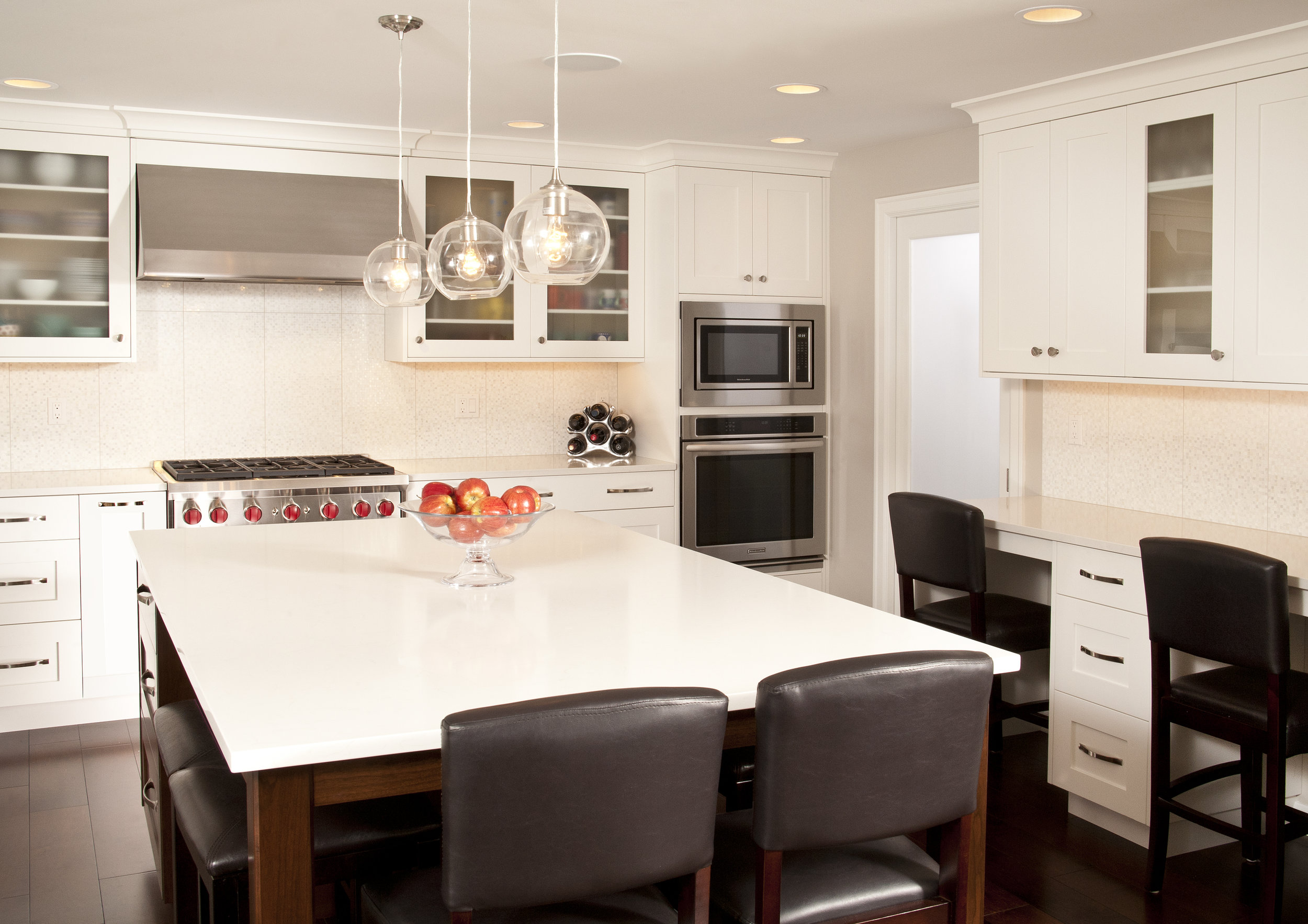 Bellevue Newport Shores Transitional Kitchen 4.jpg