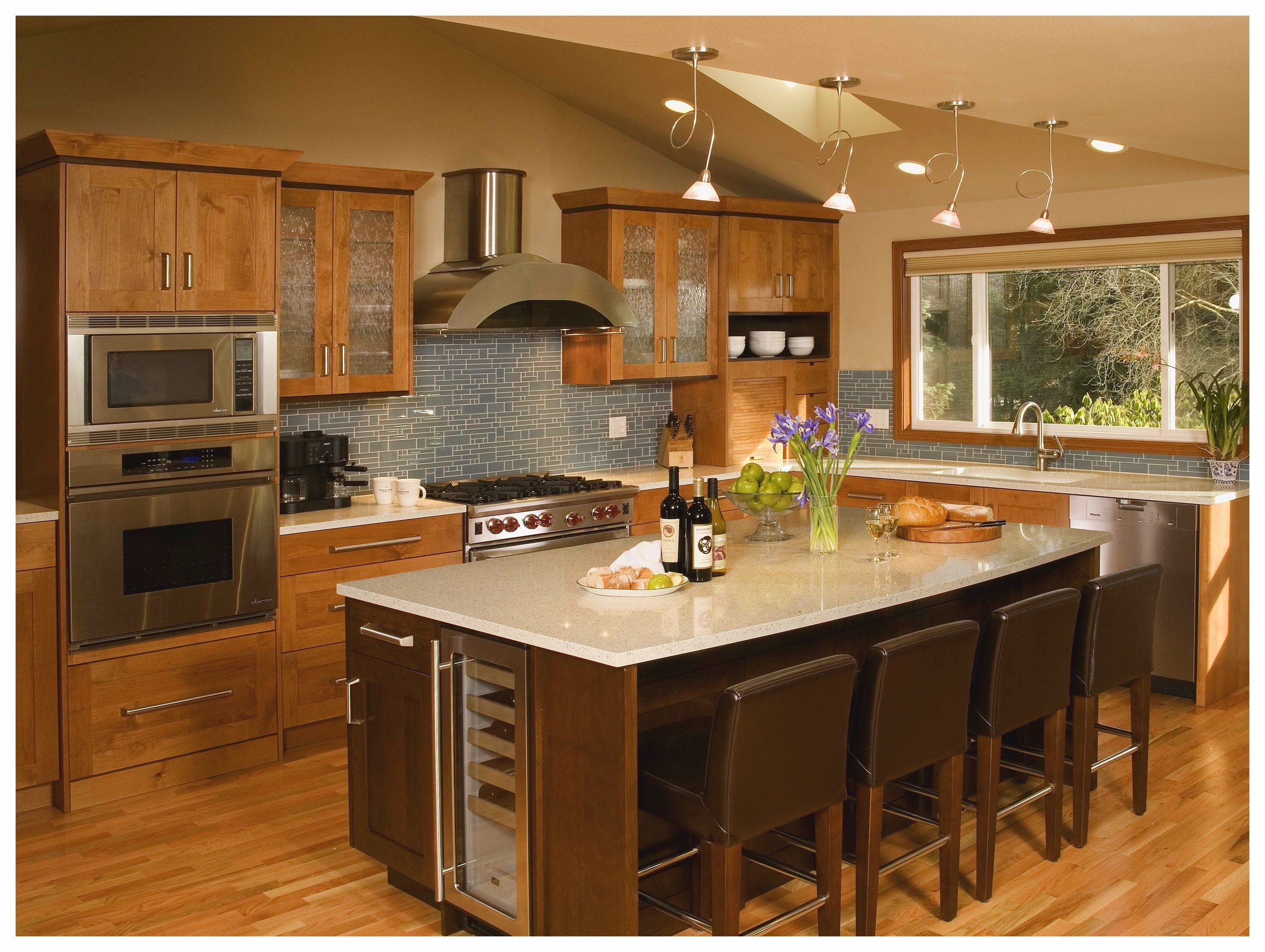 Bellevue Wilburton Park Transitional Kitchen 2.jpg