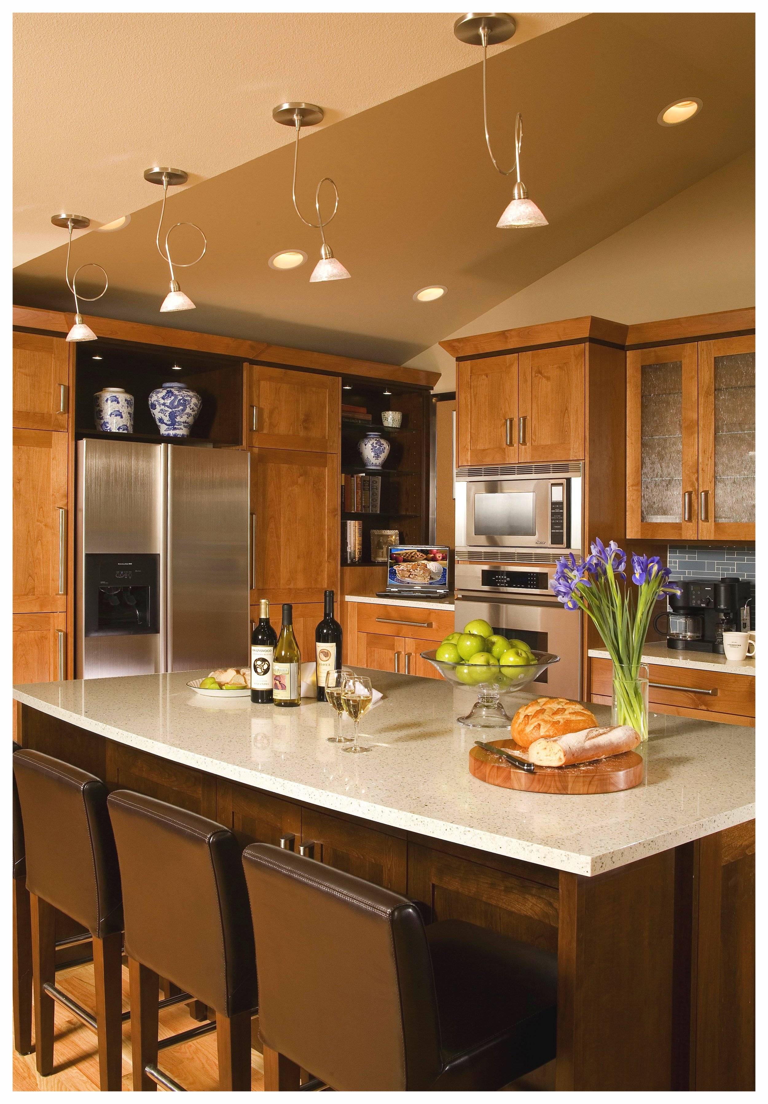 Bellevue Wilburton Park Transitional Kitchen 4.jpg