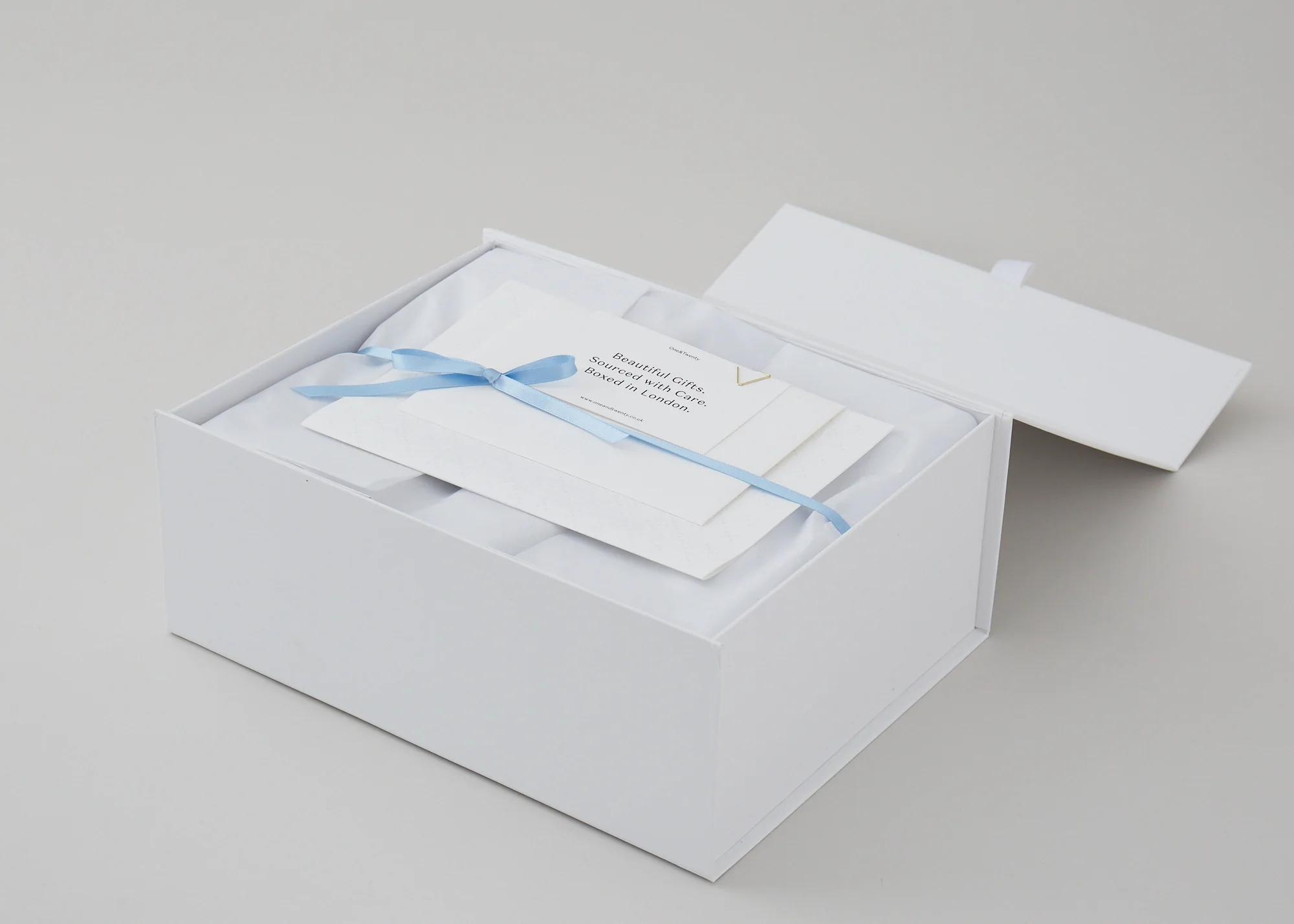 One-and-Twenty-london-giftbox-home-open.jpg