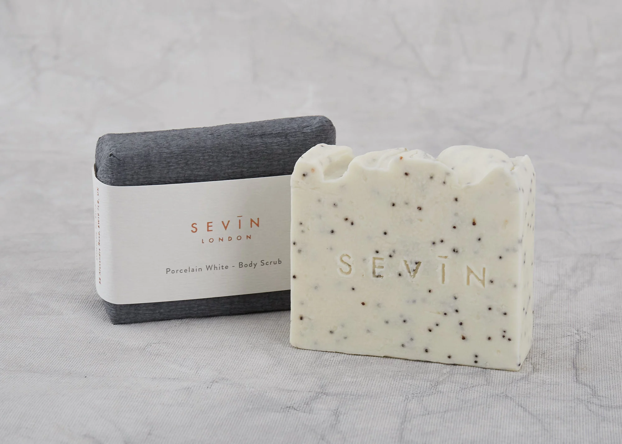 One-and-Twenty-london-giftbox-home-sevin-soap-white-porcelain-body-scrub-wrap-unwrap.jpg
