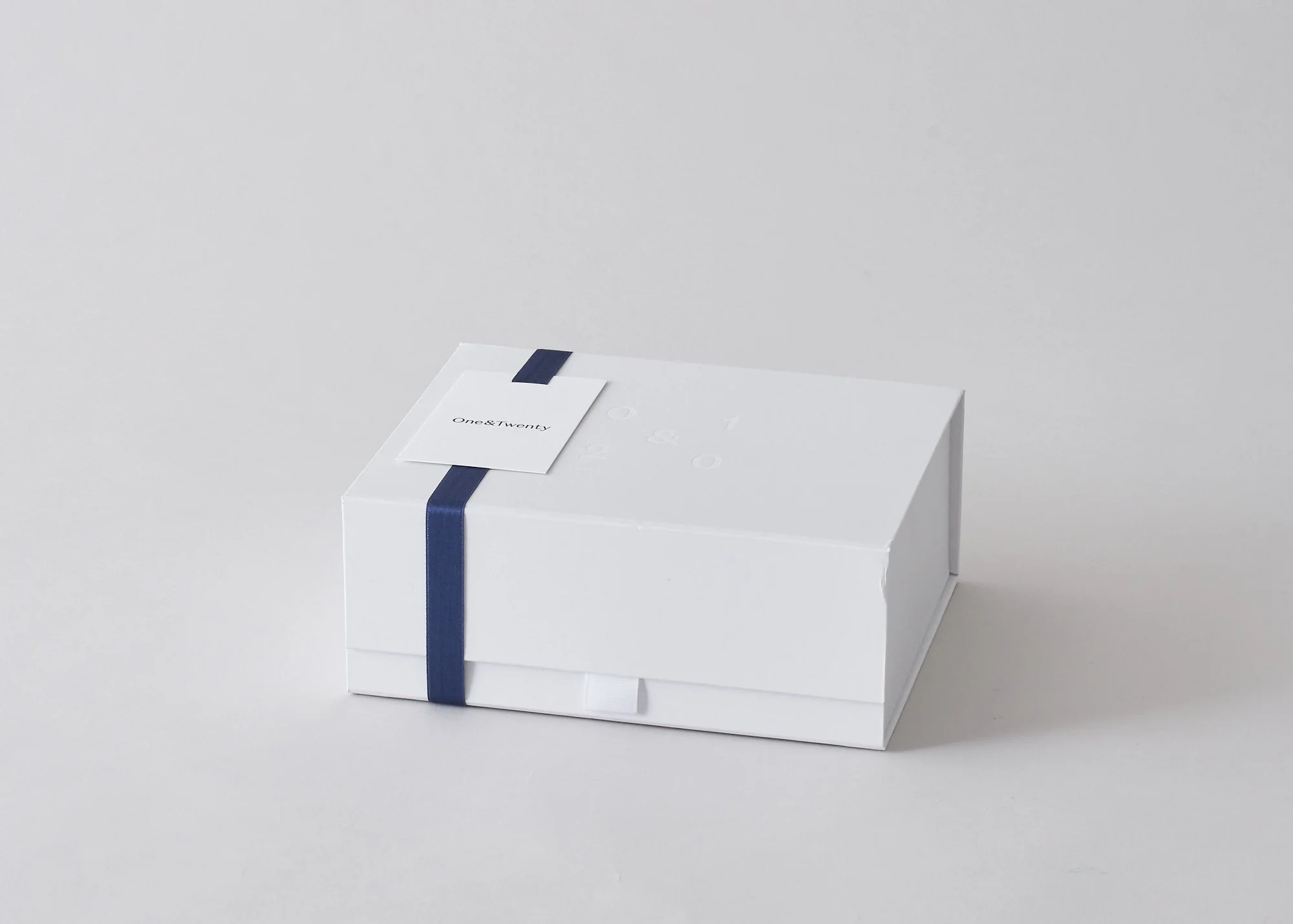 One-and-Twenty-london-giftbox-little-guy.jpg
