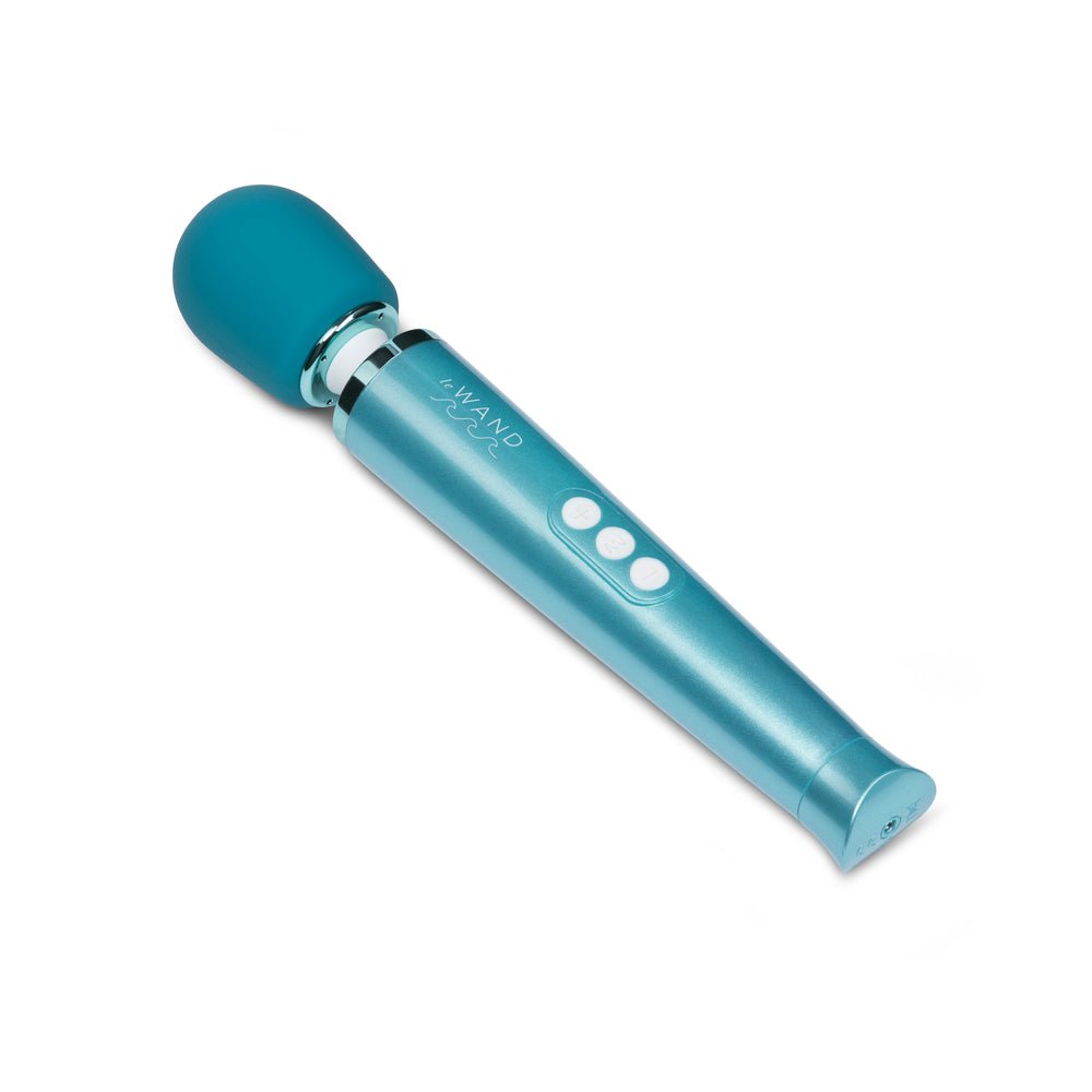 Dive - Le Wand Waterproof, Rechargeable Silicone Massager  Goddess Cecilia