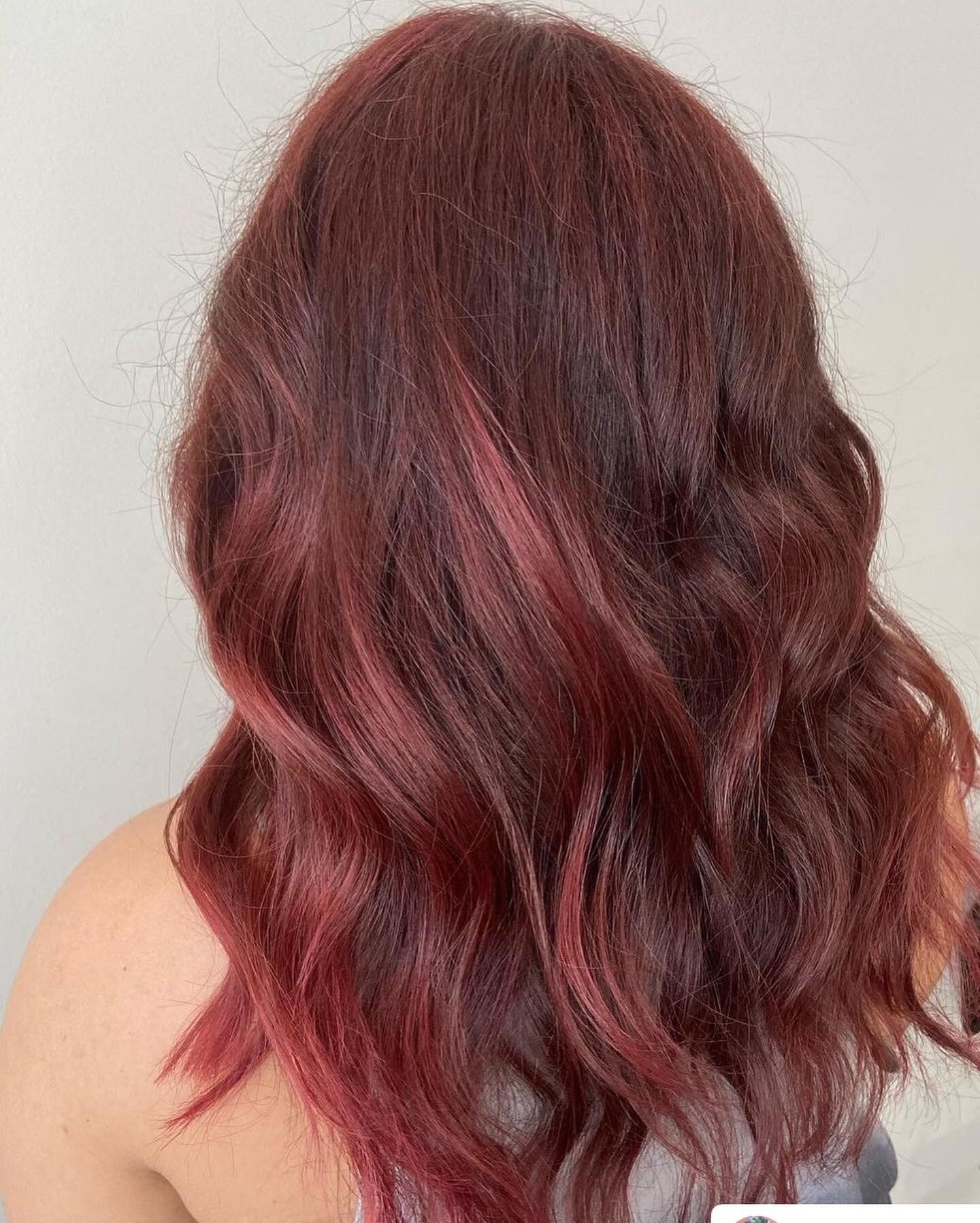 Posted @withregram &bull; @_heyykayhair I absolutely live for these quick transformations ❤️🧜&zwj;♀️ 
#redhair #fullcolor #hairstransformations #haircut #oahuhairstylist #namiesalon #namiesalonhawaii