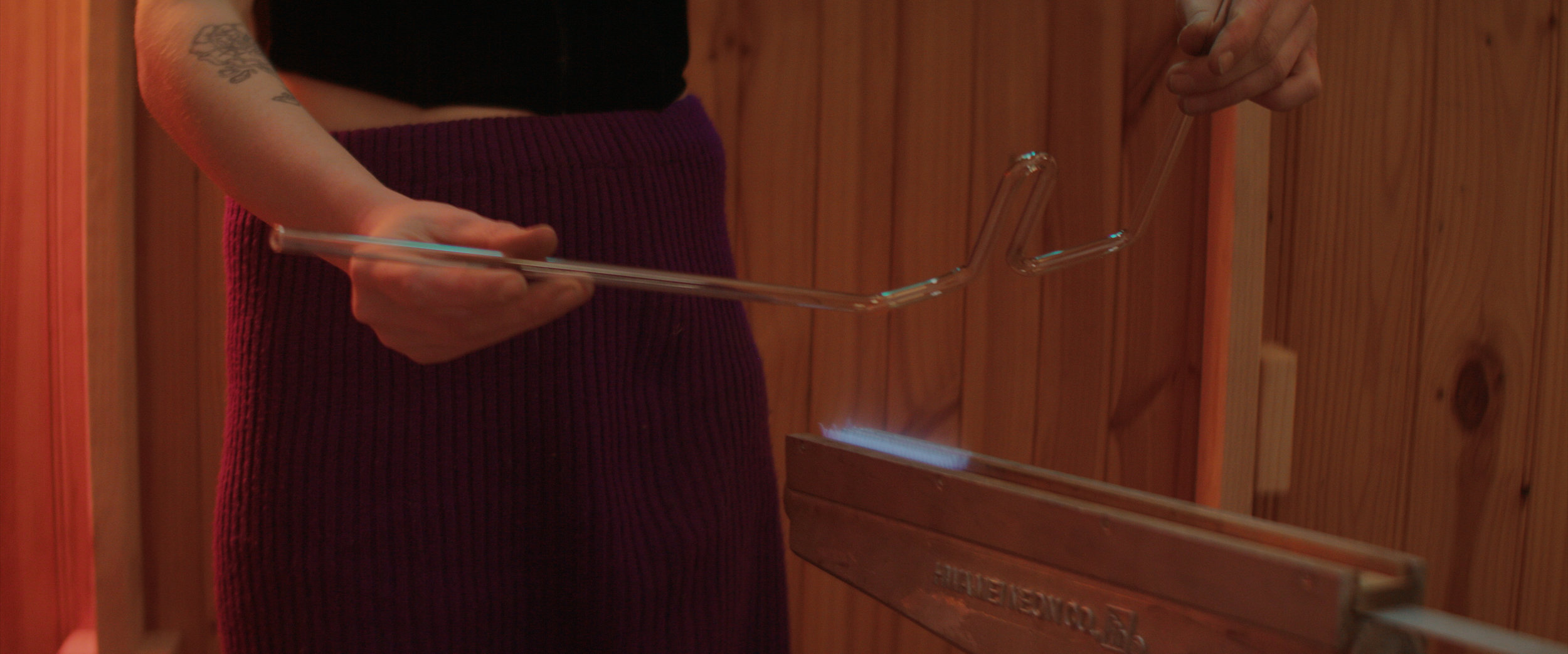 Emma-Kate Hart Bending Glass in Ribbon Burner.jpg